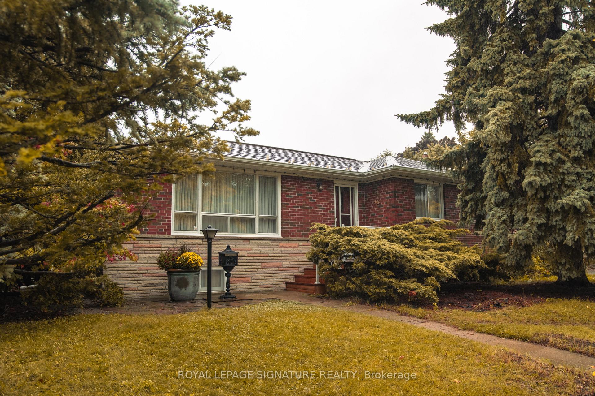 Photo 2 of 2 Brantwood Drive, Scarborough, Woburn — HOMEH