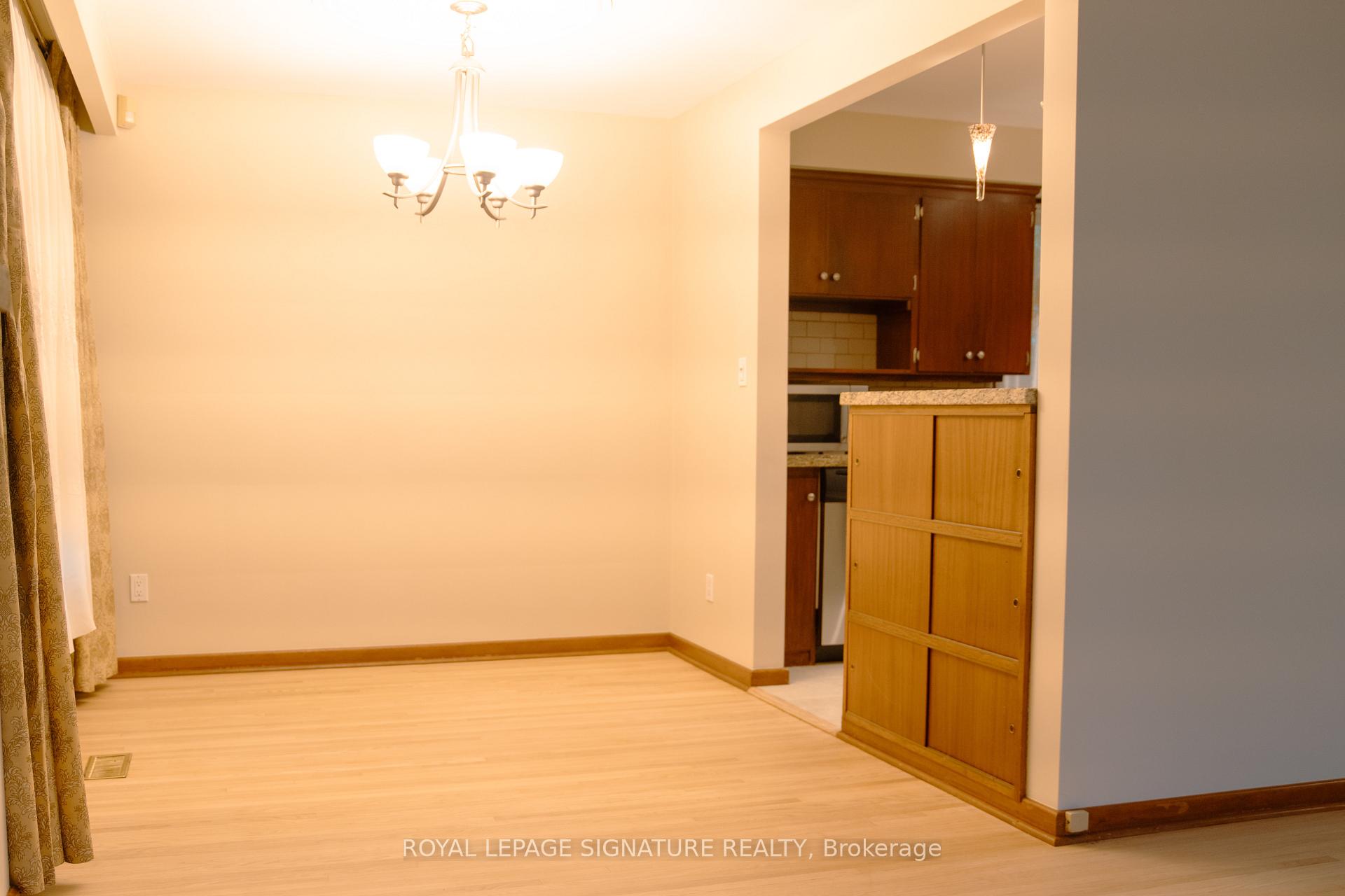 Photo 12 of 2 Brantwood Drive, Scarborough, Woburn — HOMEH
