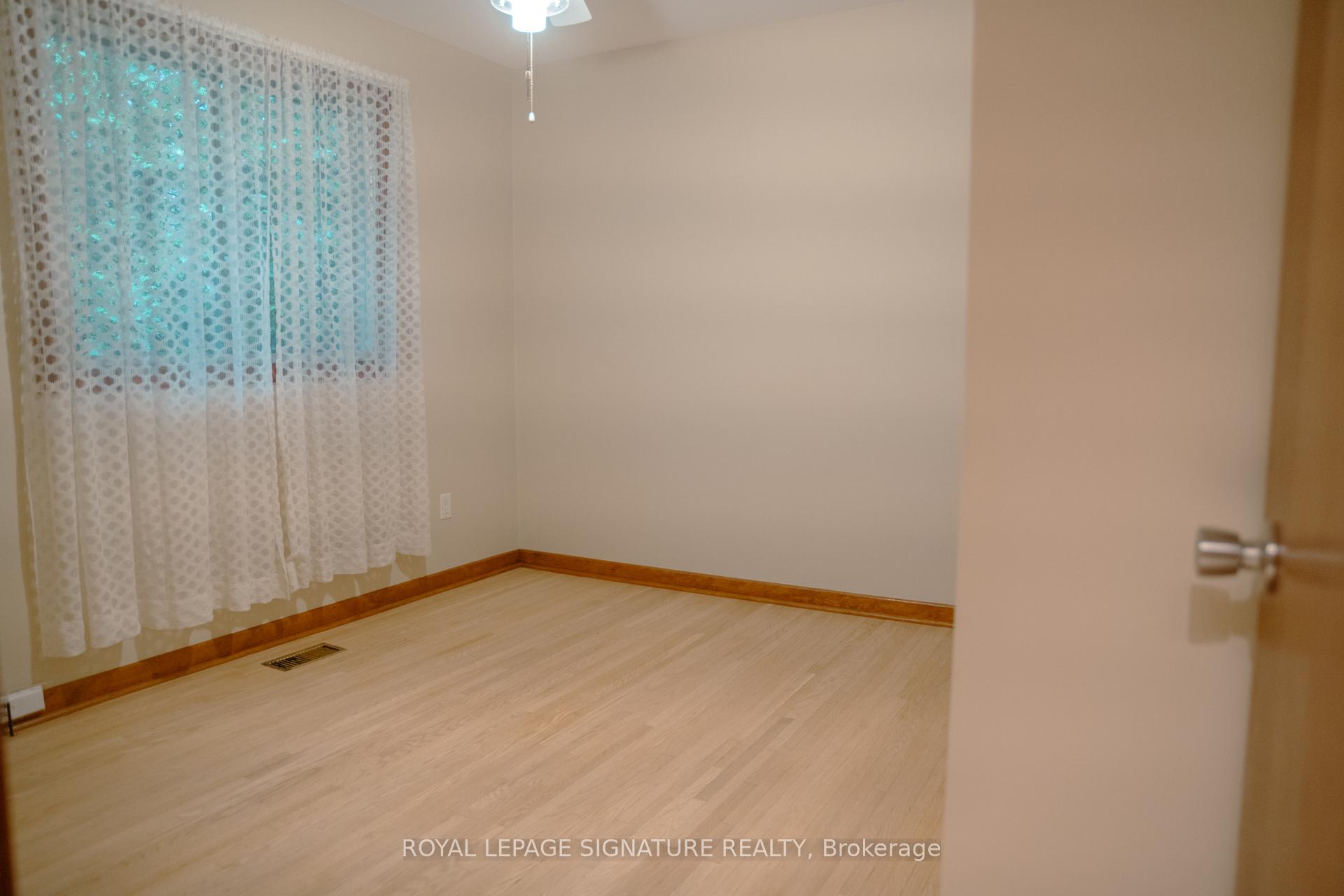 Photo 13 of 2 Brantwood Drive, Scarborough, Woburn — HOMEH