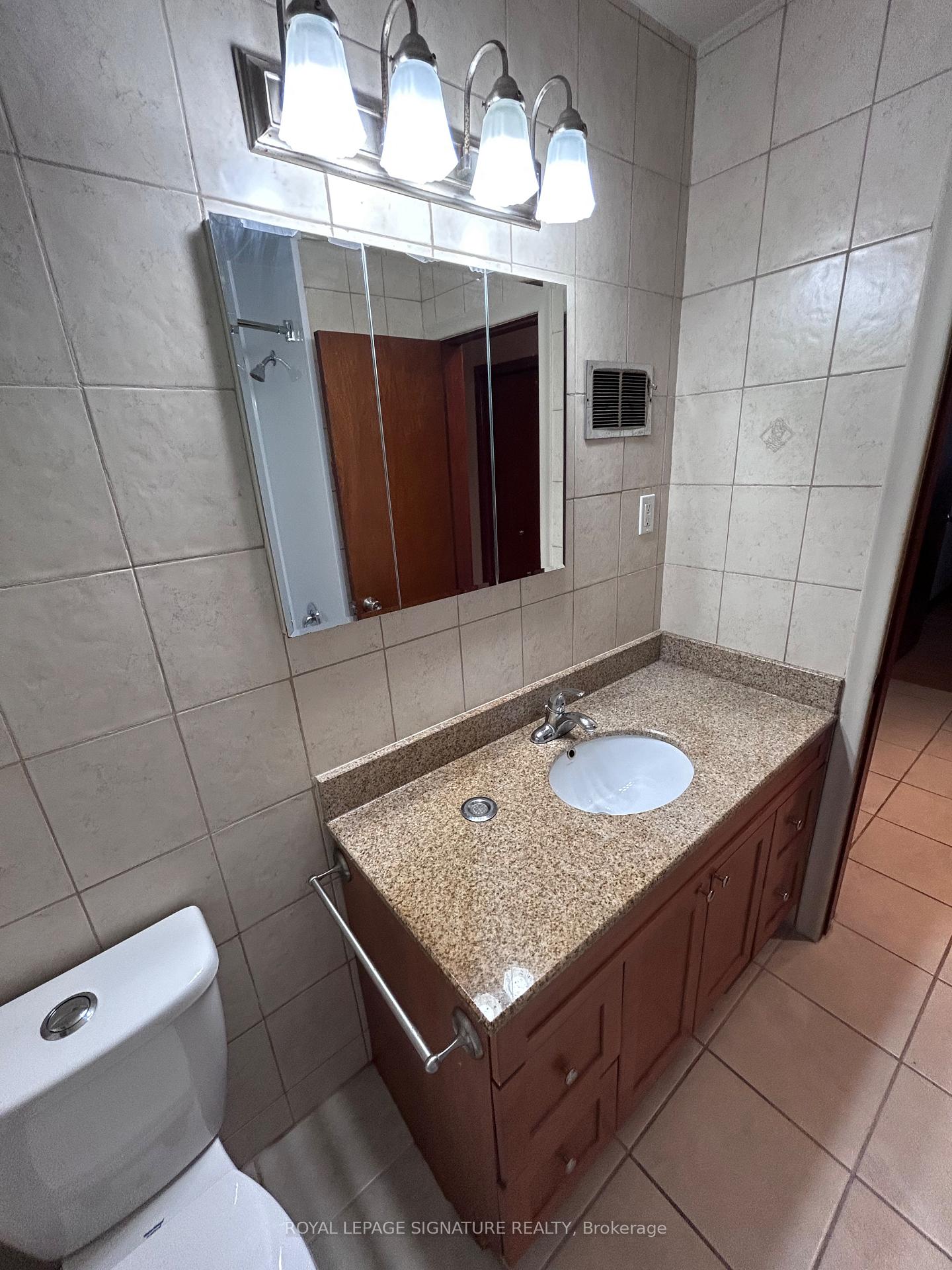Photo 15 of 2 Brantwood Drive, Scarborough, Woburn — HOMEH