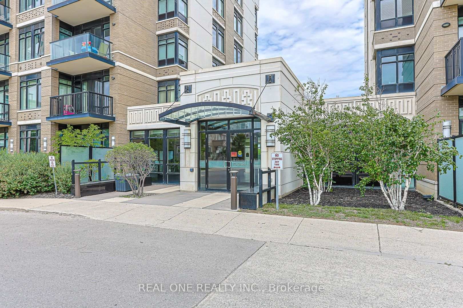 Photo 3 of Unit 214, 111 Upper Duke Crescent, Markham, Unionville — HOMEH