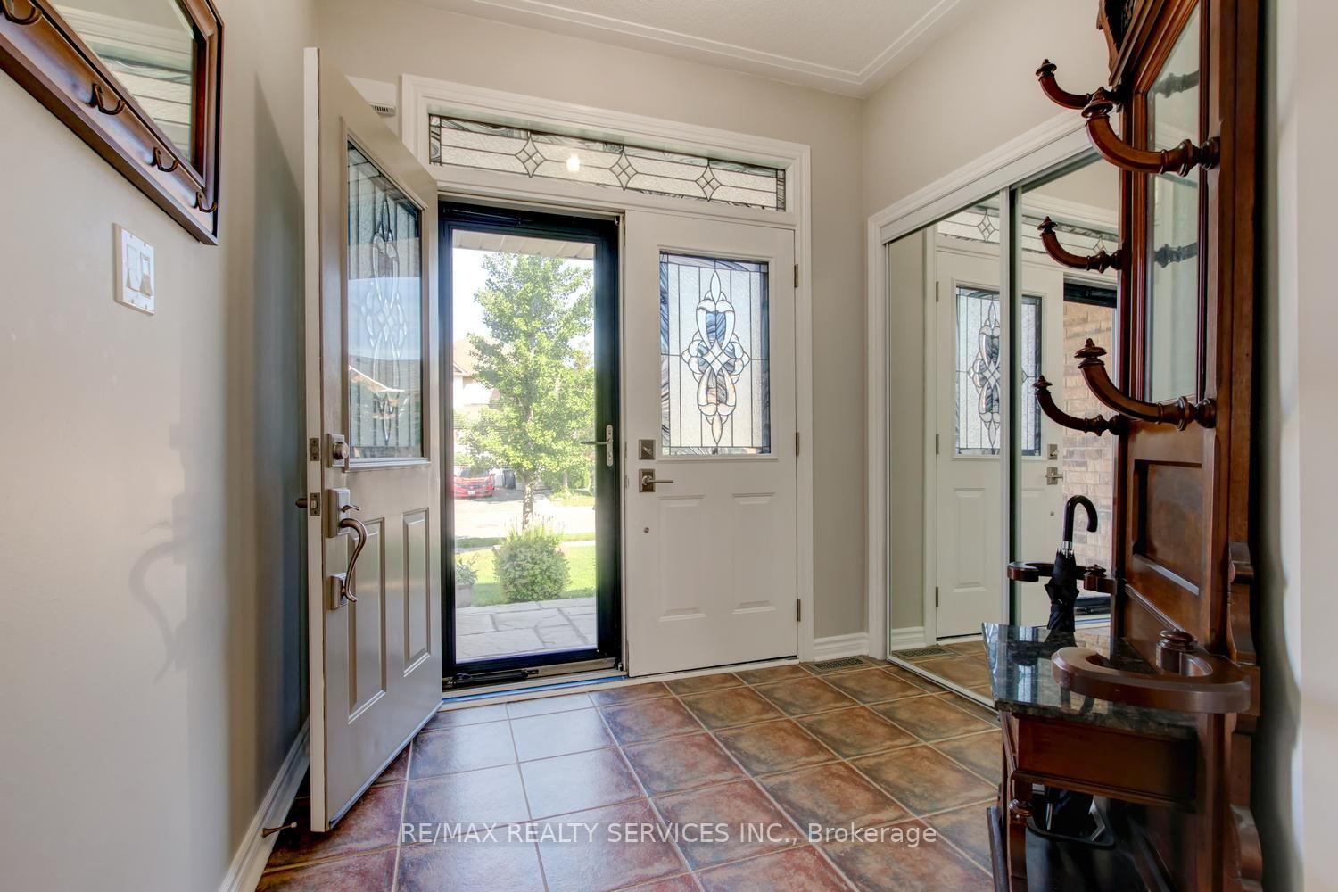 Photo 2 of 35 Hardgate Crescent, Brampton, Northwest Sandalwood Parkway — HOMEH