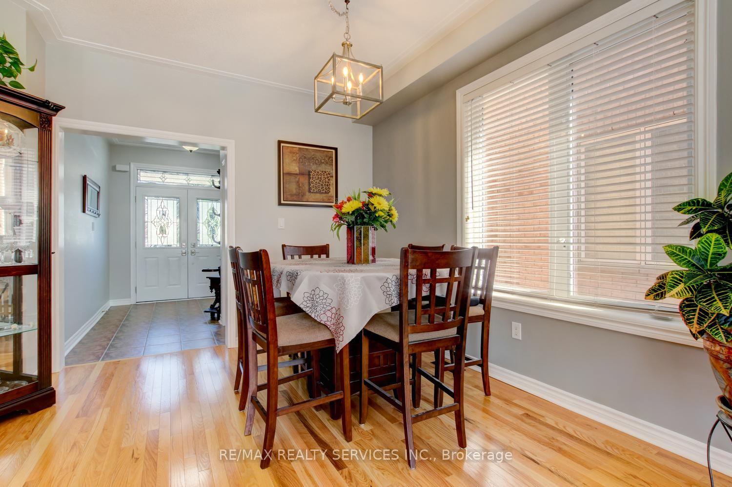 Photo 3 of 35 Hardgate Crescent, Brampton, Northwest Sandalwood Parkway — HOMEH
