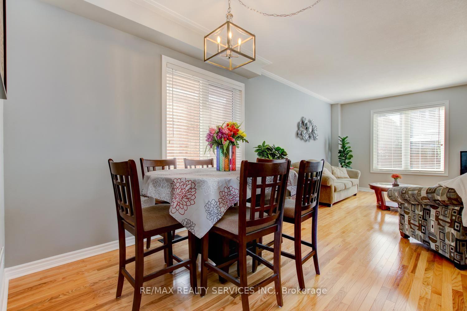 Photo 4 of 35 Hardgate Crescent, Brampton, Northwest Sandalwood Parkway — HOMEH