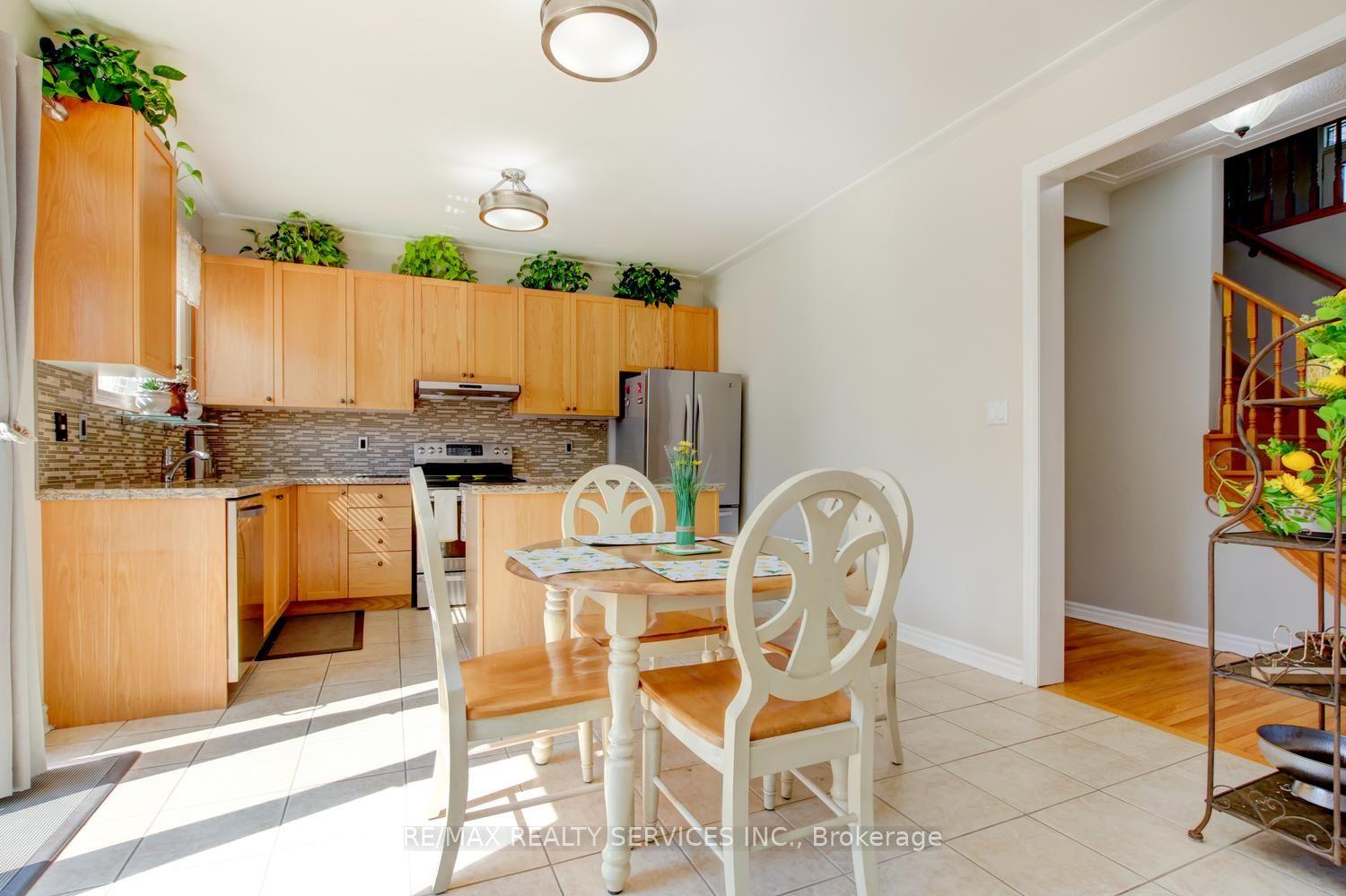Photo 9 of 35 Hardgate Crescent, Brampton, Northwest Sandalwood Parkway — HOMEH