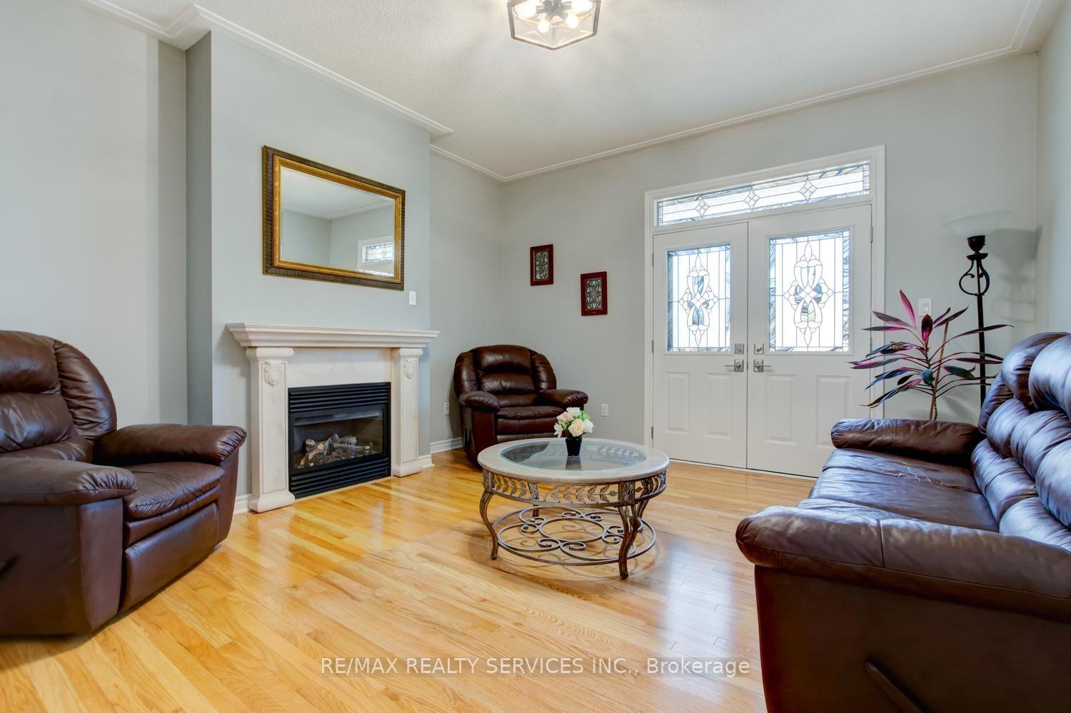 Photo 18 of 35 Hardgate Crescent, Brampton, Northwest Sandalwood Parkway — HOMEH