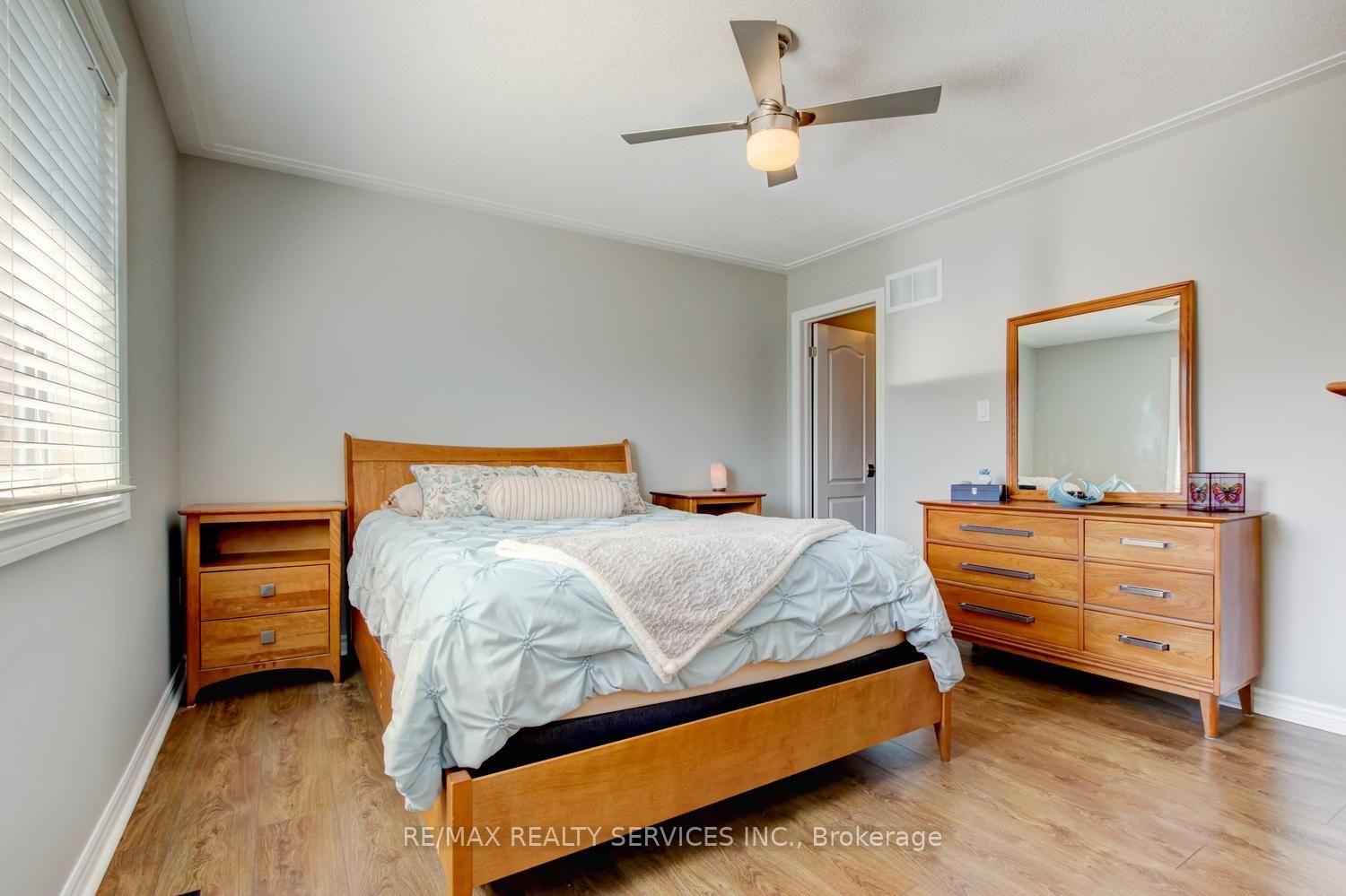 Photo 23 of 35 Hardgate Crescent, Brampton, Northwest Sandalwood Parkway — HOMEH