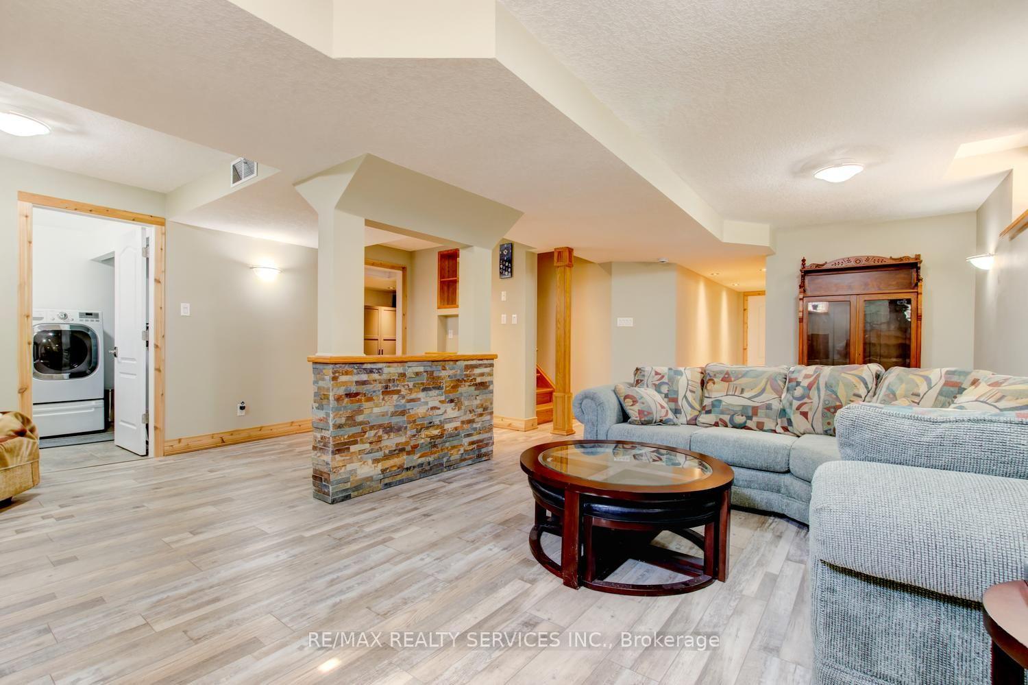 Photo 34 of 35 Hardgate Crescent, Brampton, Northwest Sandalwood Parkway — HOMEH