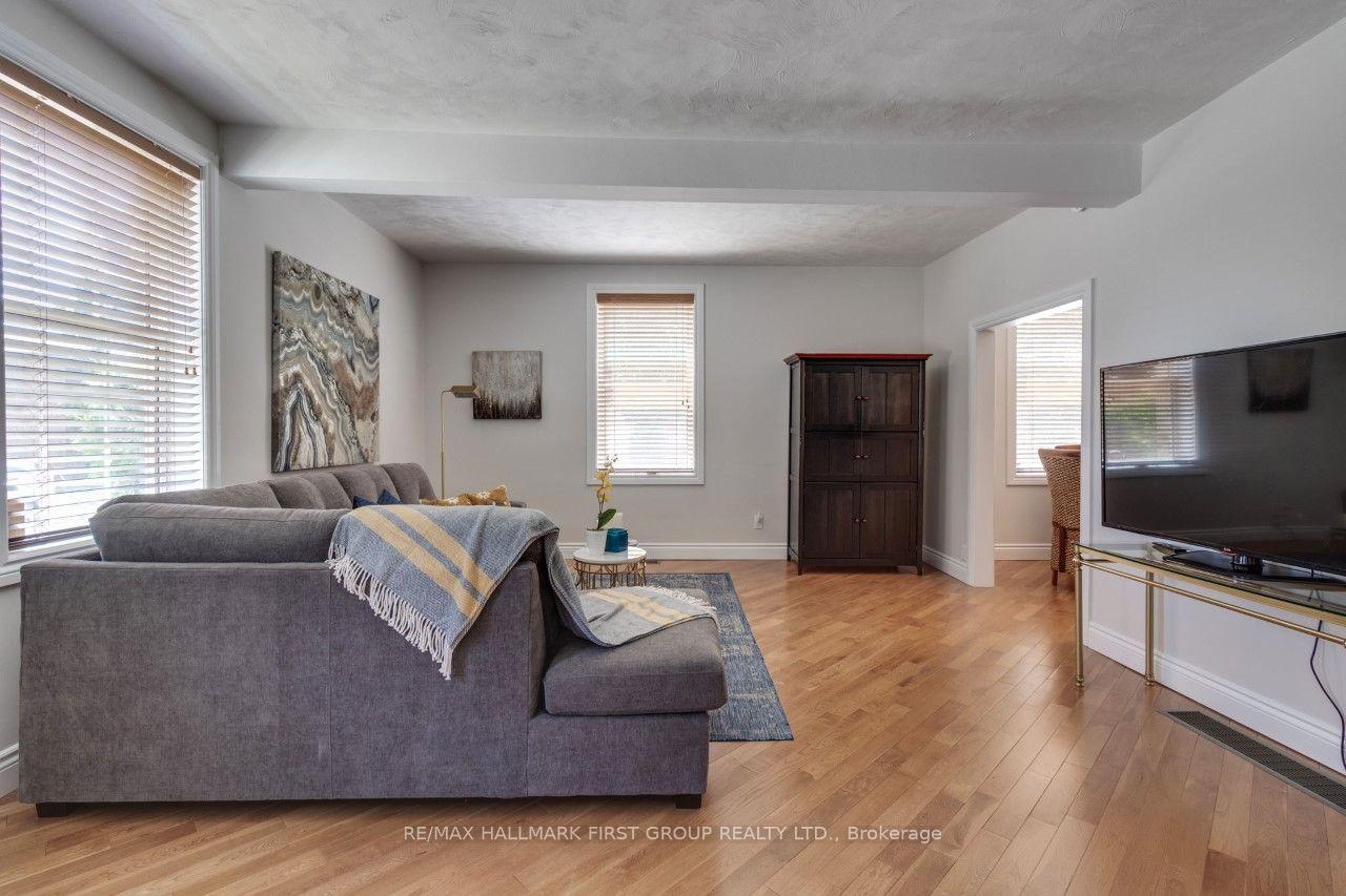 Photo 4 of 26 Whiting Avenue, Oshawa, Lakeview — HOMEH