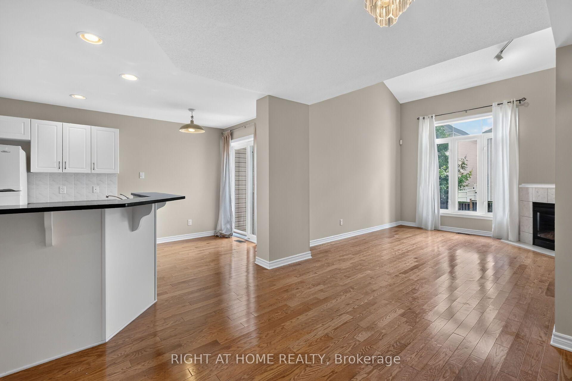 Photo 6 of 2022 Melette Crescent, Ottawa, Avalon East — HOMEH