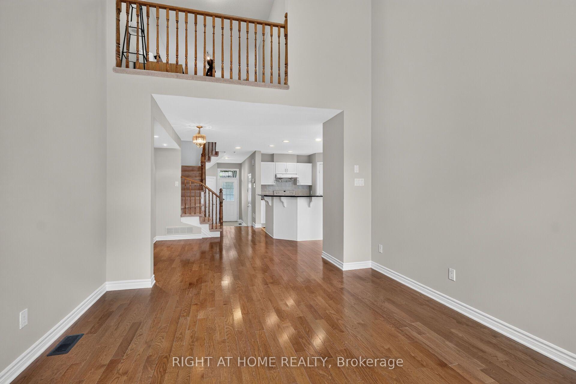 Photo 8 of 2022 Melette Crescent, Ottawa, Avalon East — HOMEH