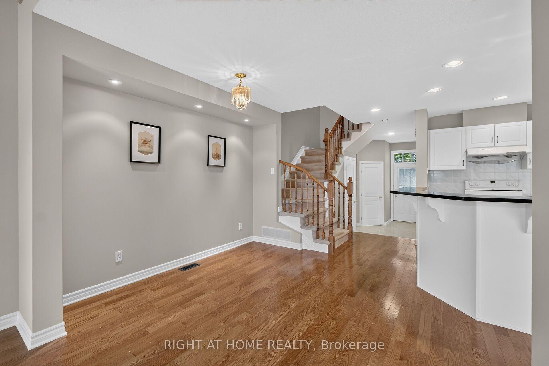 Photo 12 of 2022 Melette Crescent, Ottawa, Avalon East — HOMEH