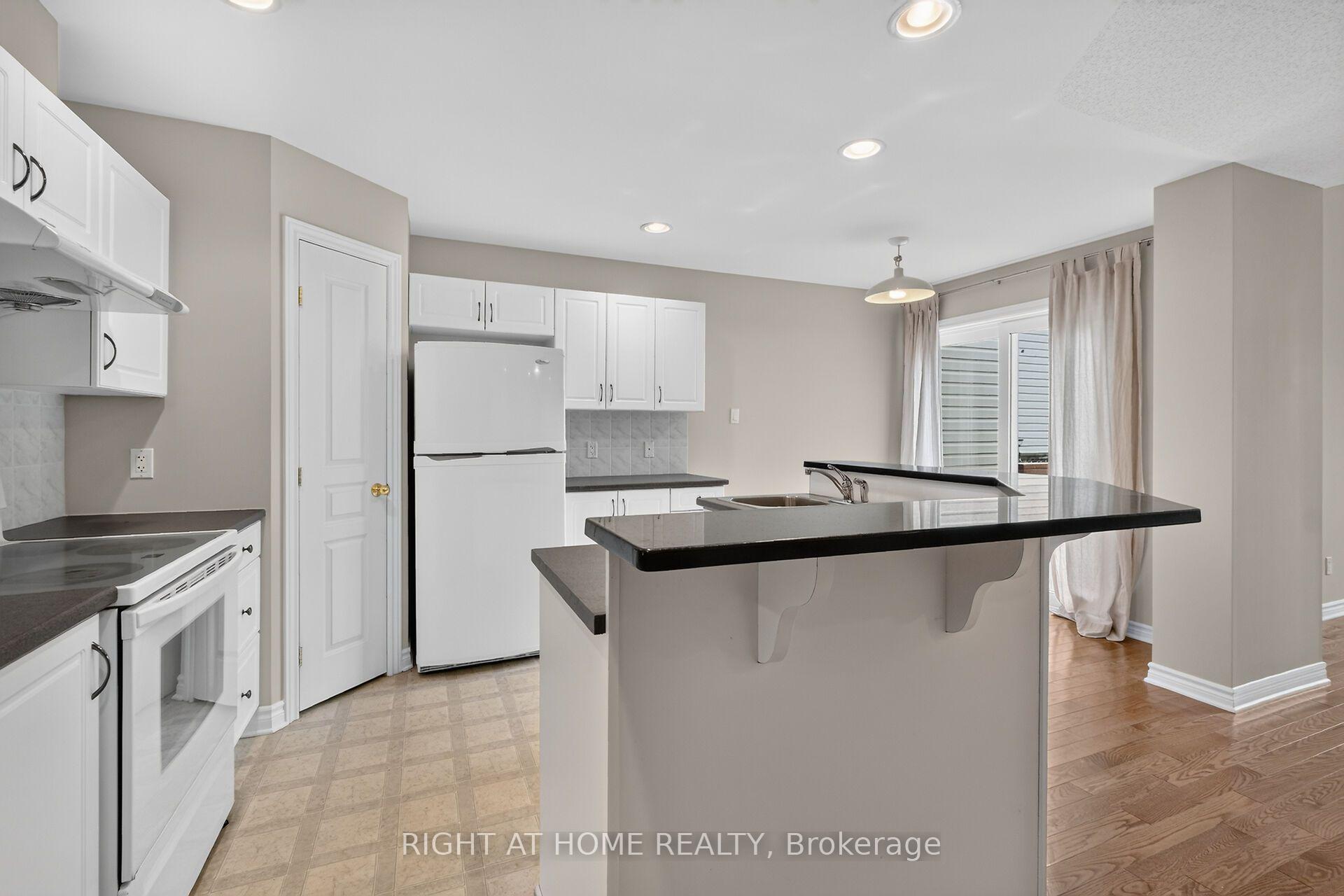 Photo 13 of 2022 Melette Crescent, Ottawa, Avalon East — HOMEH