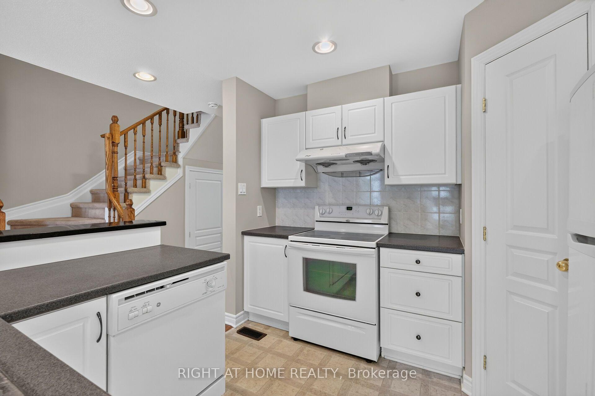 Photo 14 of 2022 Melette Crescent, Ottawa, Avalon East — HOMEH