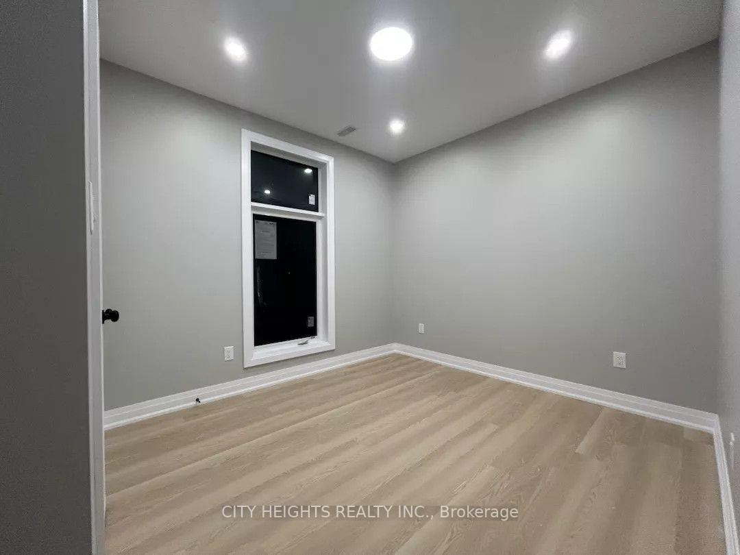 Photo 5 of Unit 1, 10 Robins Avenue, Hamilton, Crown Point — HOMEH