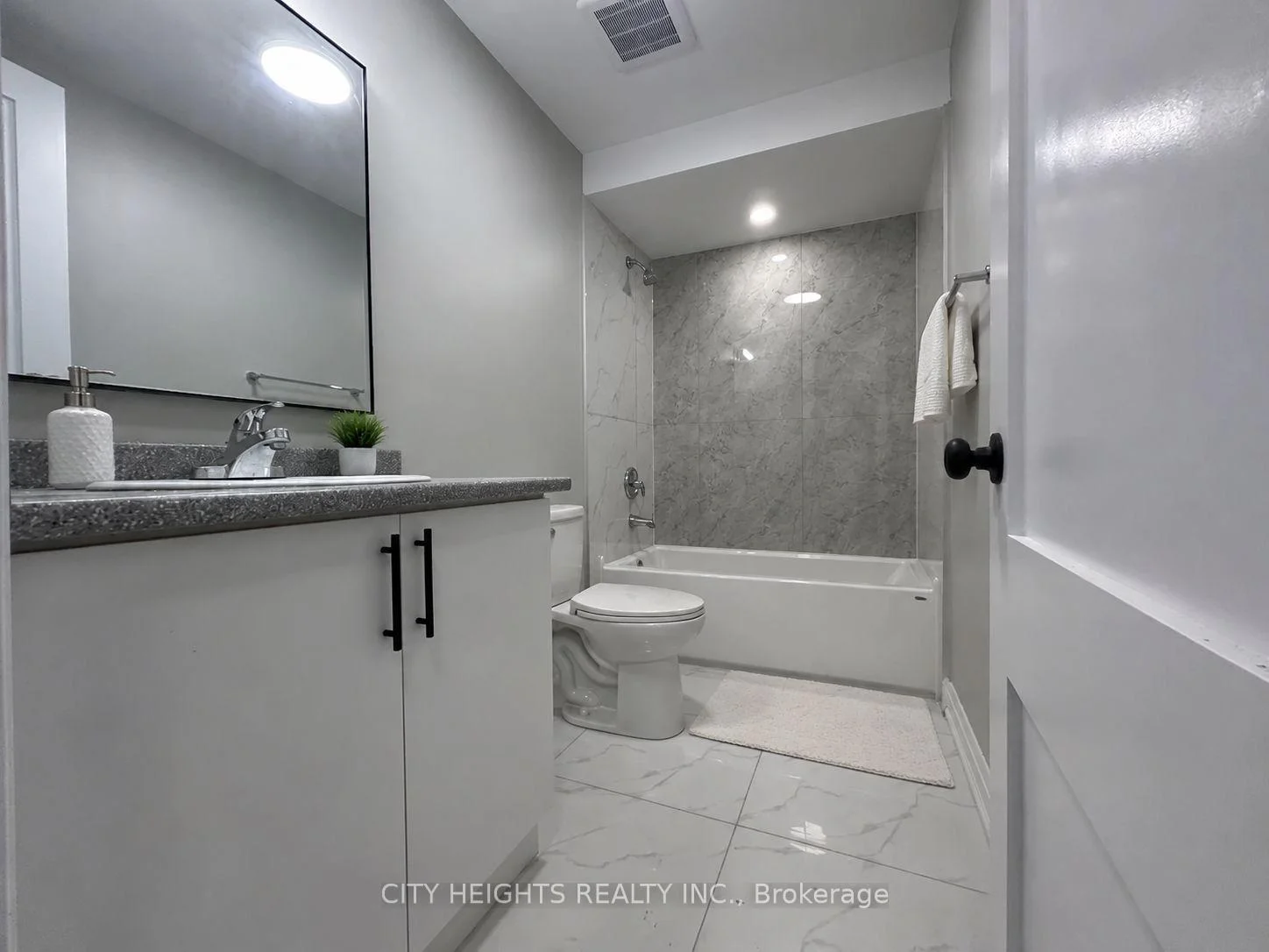 Photo 4 of Unit 1, 10 Robins Avenue, Hamilton, Crown Point — HOMEH