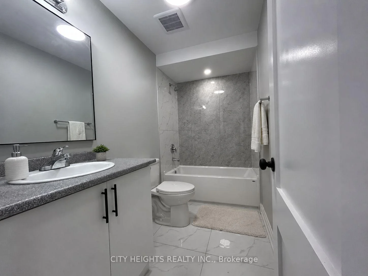 Photo 16 of Unit 1, 10 Robins Avenue, Hamilton, Crown Point — HOMEH