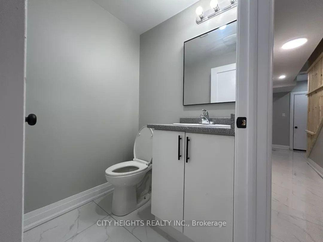 Photo 5 of Unit 2, 10 Robins Avenue, Hamilton, Crown Point — HOMEH