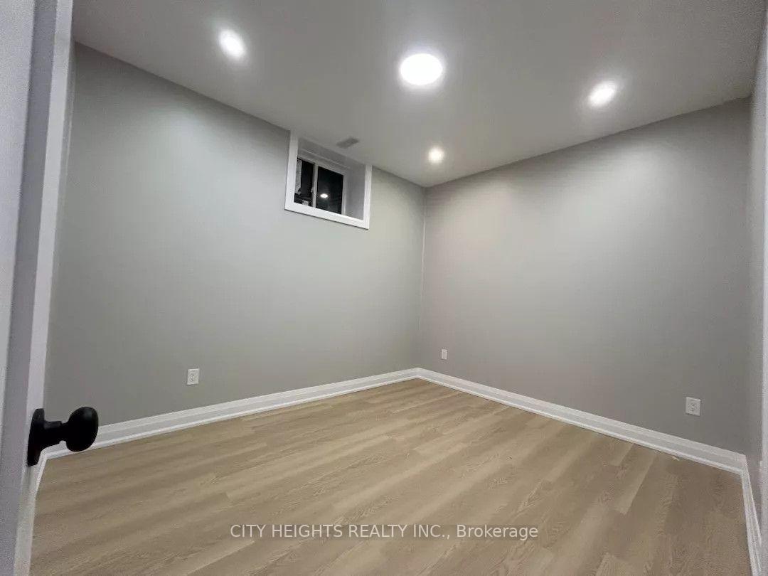 Photo 15 of Unit 2, 10 Robins Avenue, Hamilton, Crown Point — HOMEH