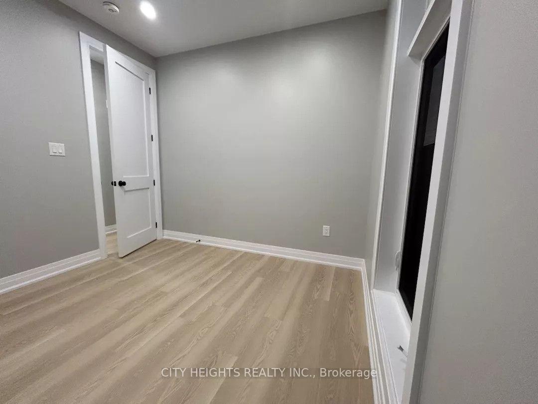 Photo 2 of Unit 3, 10 Robins Avenue, Hamilton, Crown Point — HOMEH