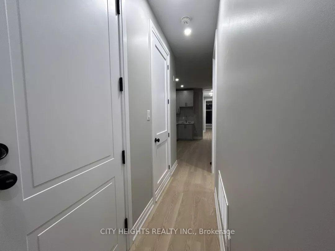 Photo 3 of Unit 3, 10 Robins Avenue, Hamilton, Crown Point — HOMEH