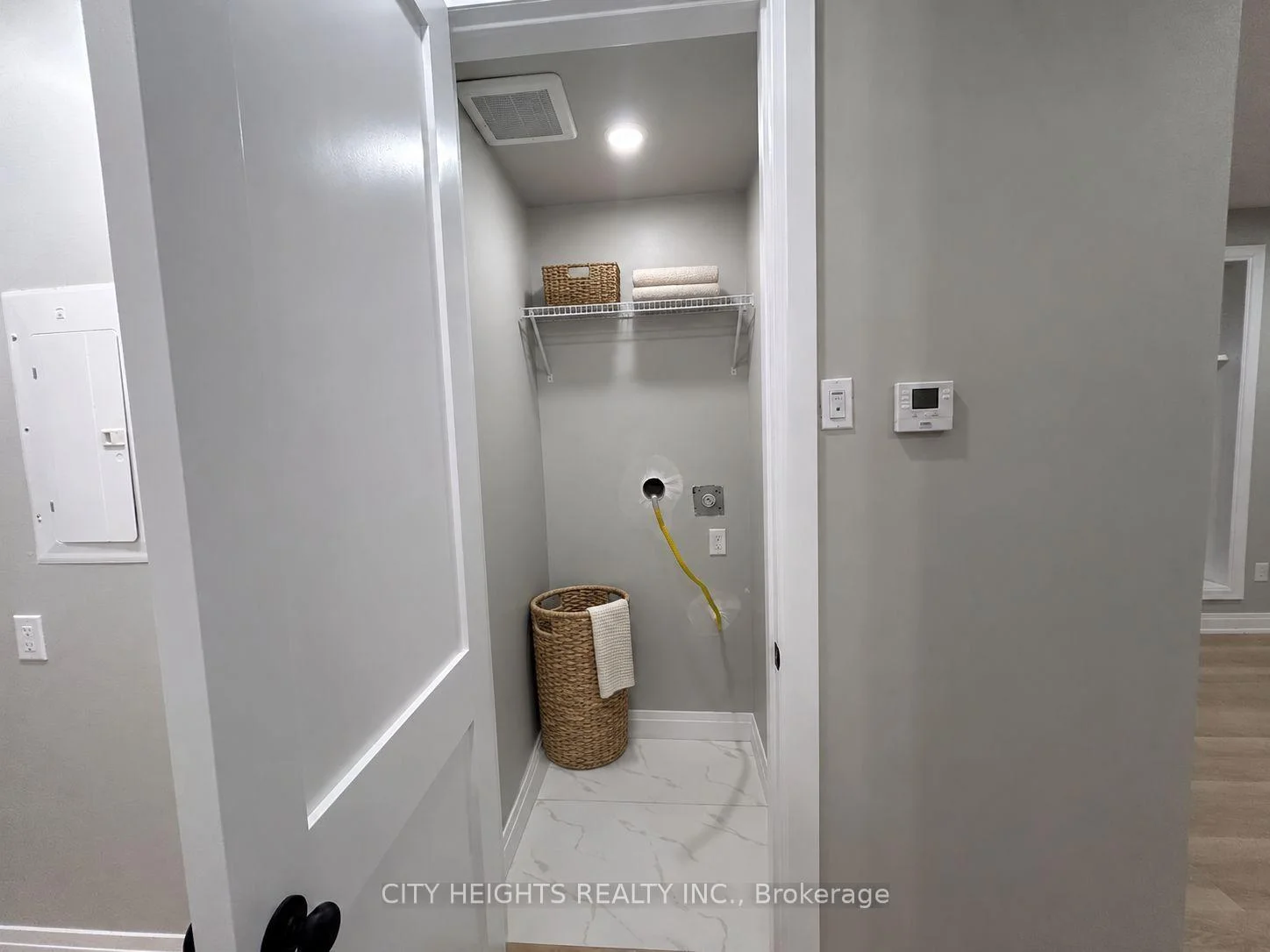 Photo 6 of Unit 3, 10 Robins Avenue, Hamilton, Crown Point — HOMEH