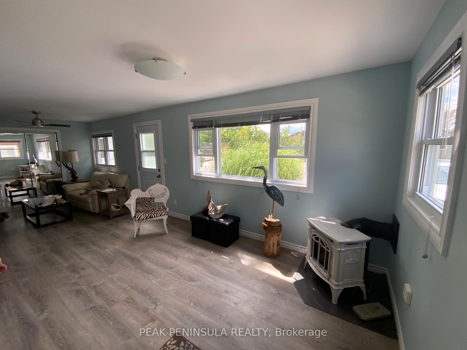 Photo 9 of 25 First Avenue, Norfolk, Long Point — HOMEH