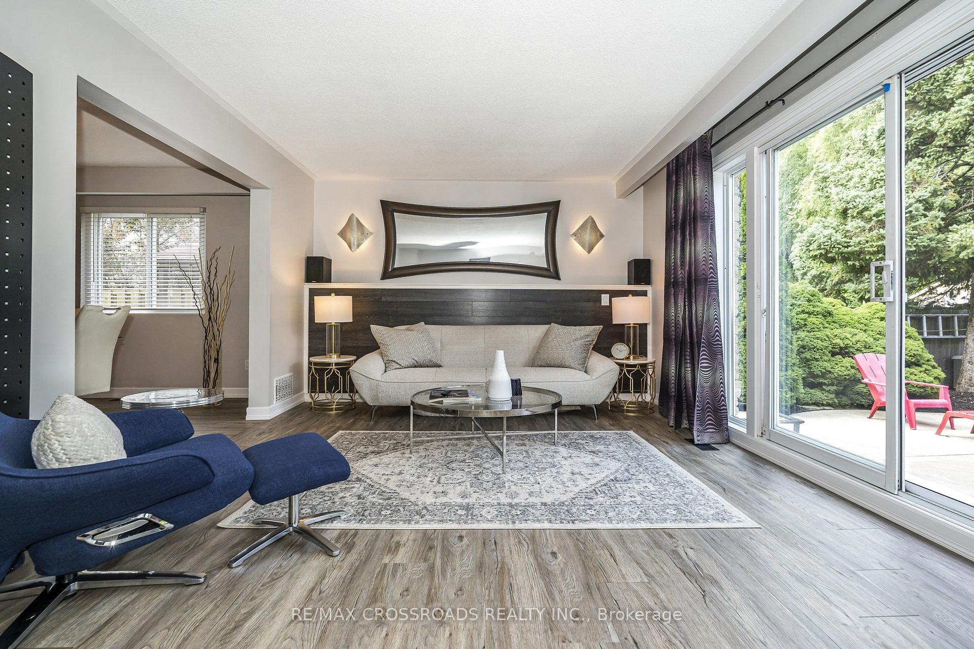 Photo 18 of 655 Dodsworth Crescent, Mississauga, Applewood — HOMEH