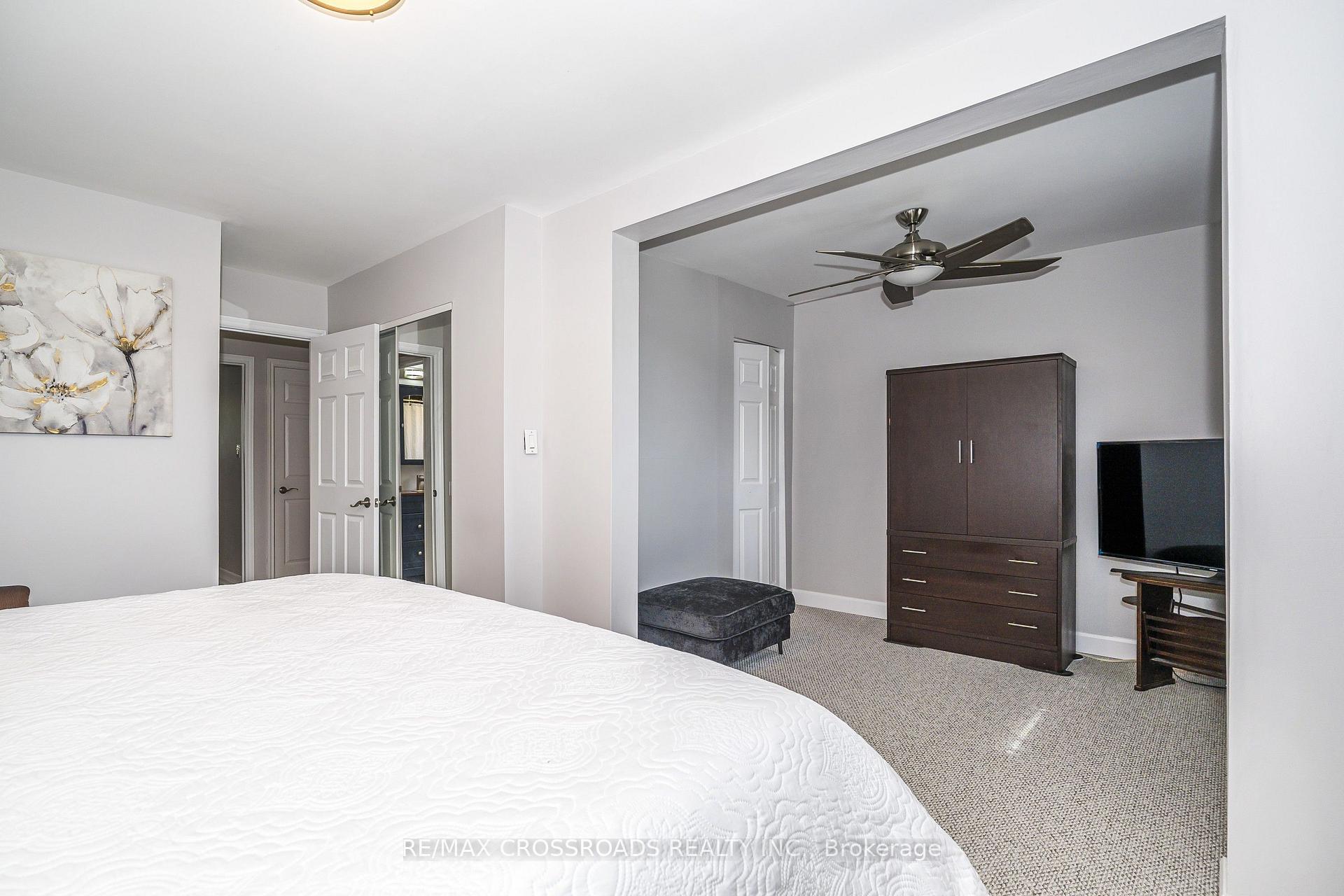 Photo 30 of 655 Dodsworth Crescent, Mississauga, Applewood — HOMEH