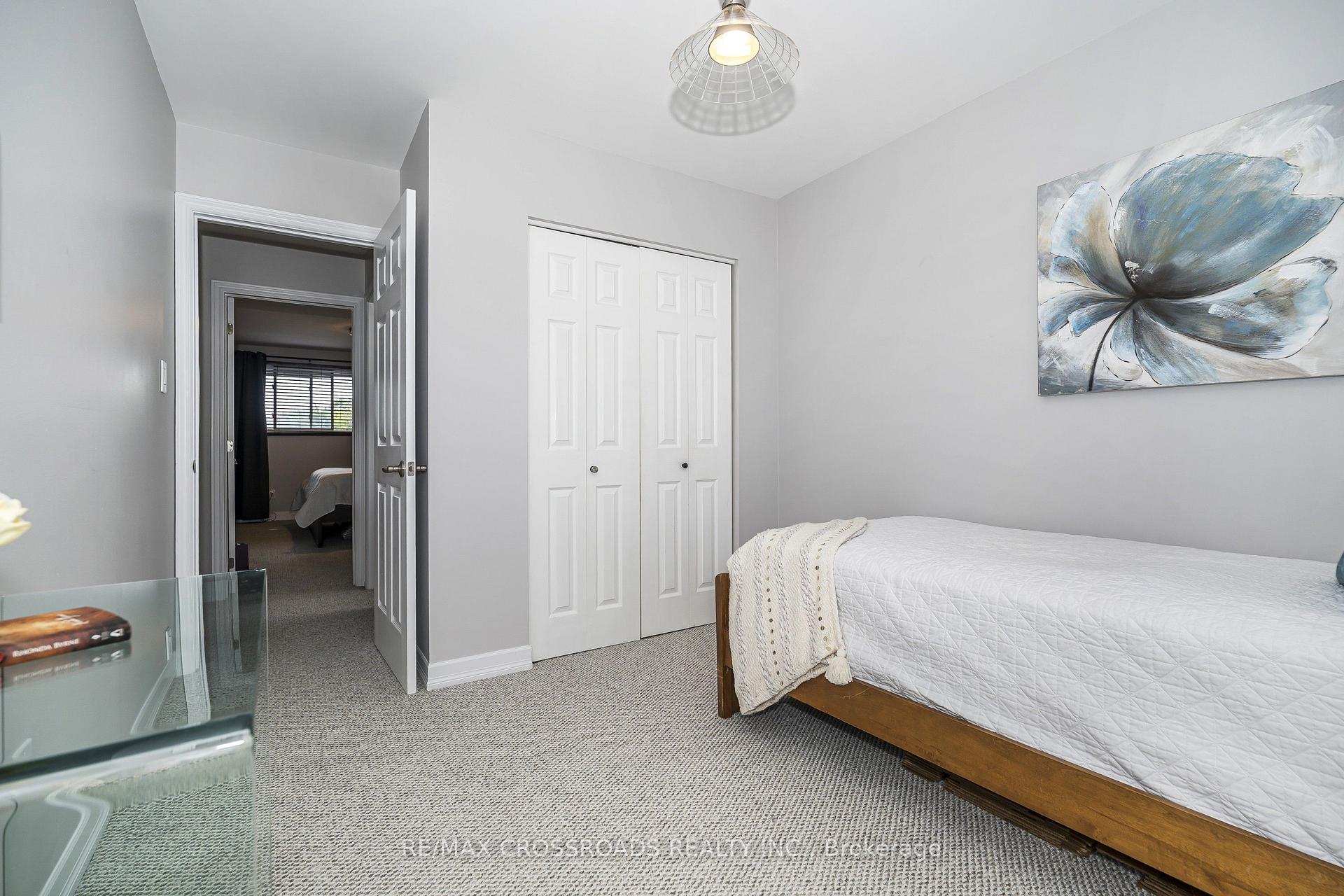 Photo 36 of 655 Dodsworth Crescent, Mississauga, Applewood — HOMEH