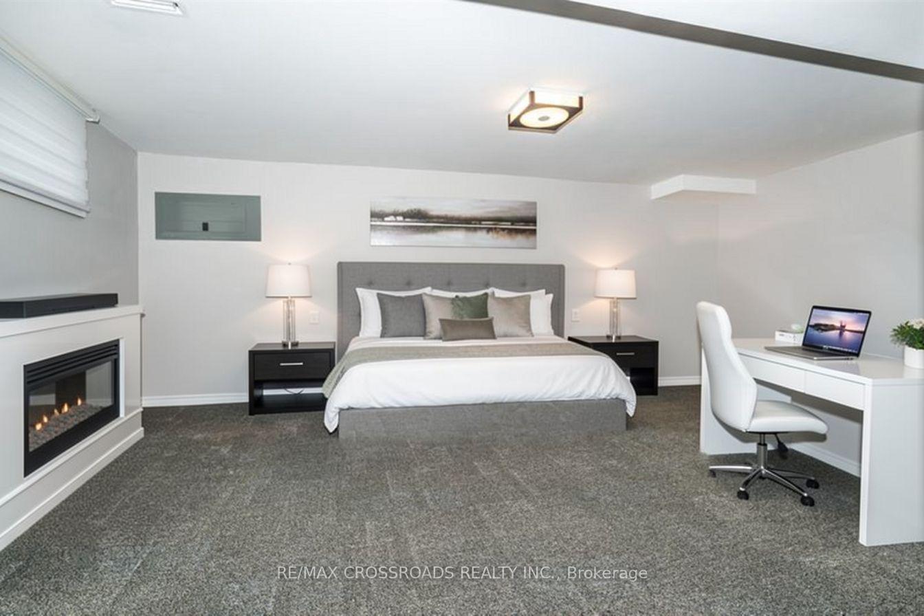 Photo 51 of 655 Dodsworth Crescent, Mississauga, Applewood — HOMEH