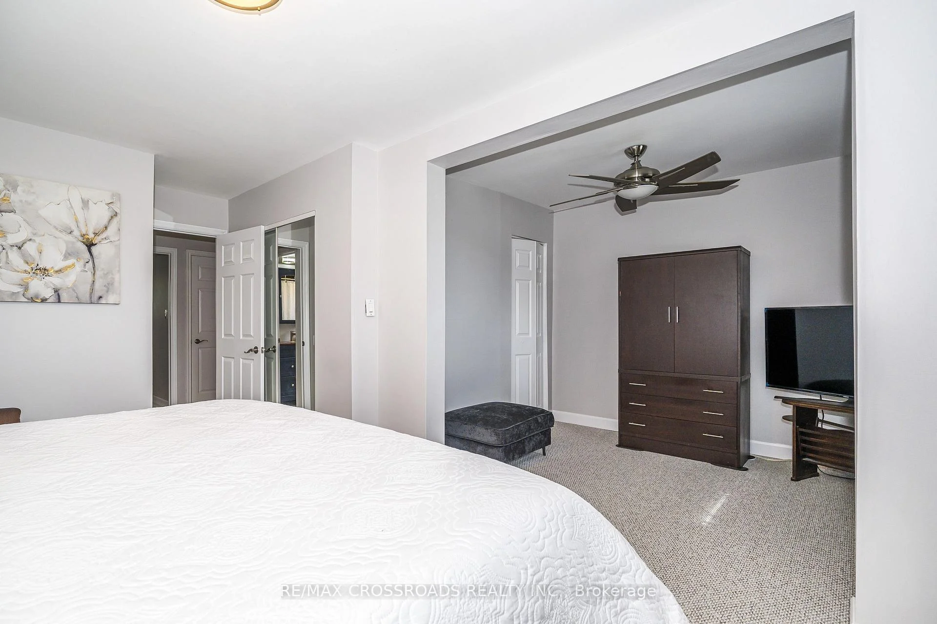 Photo 22 of 655 Dodsworth Crescent, Mississauga, Applewood — HOMEH
