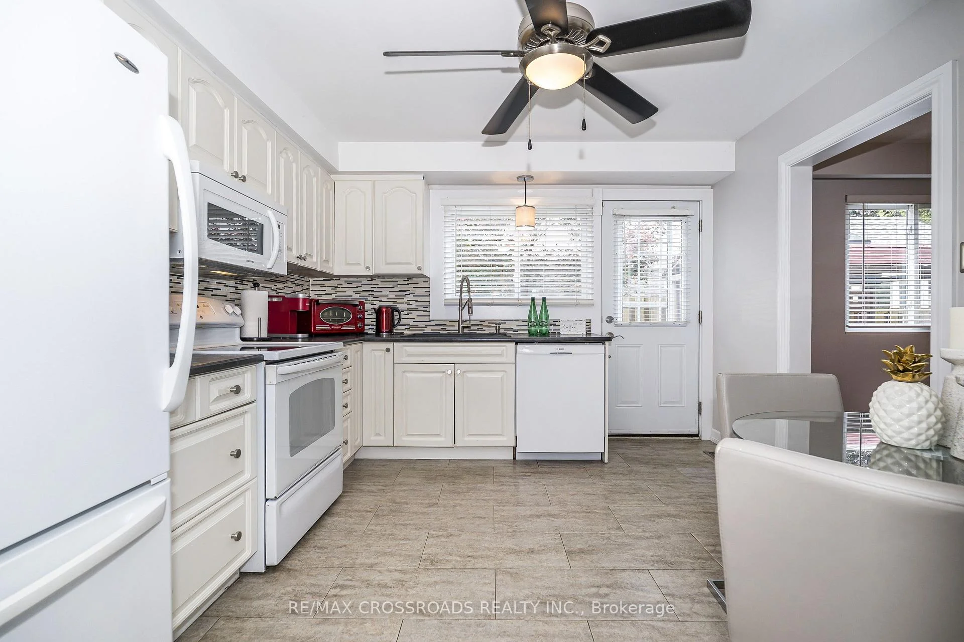 Photo 70 of 655 Dodsworth Crescent, Mississauga, Applewood — HOMEH