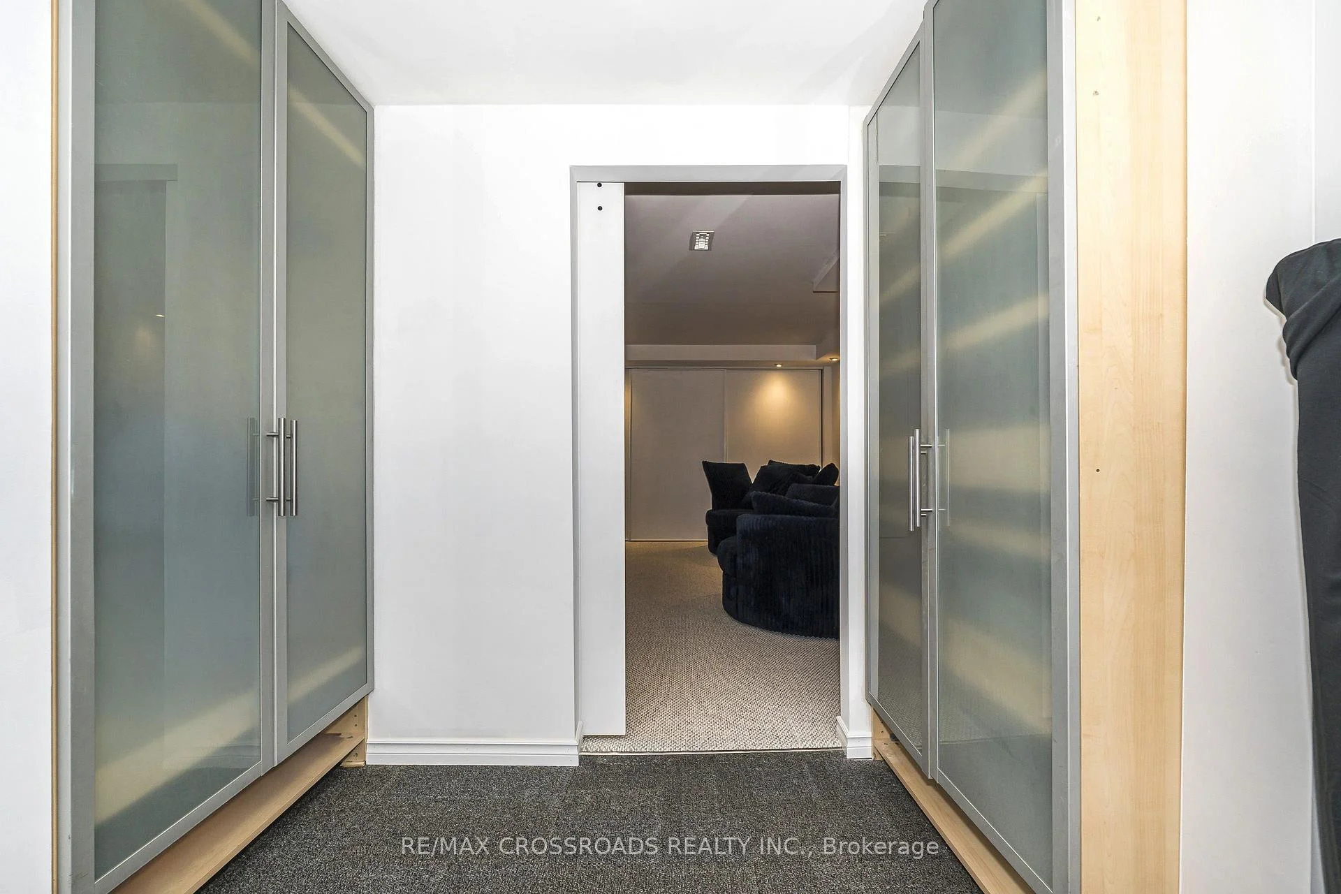 Photo 61 of 655 Dodsworth Crescent, Mississauga, Applewood — HOMEH
