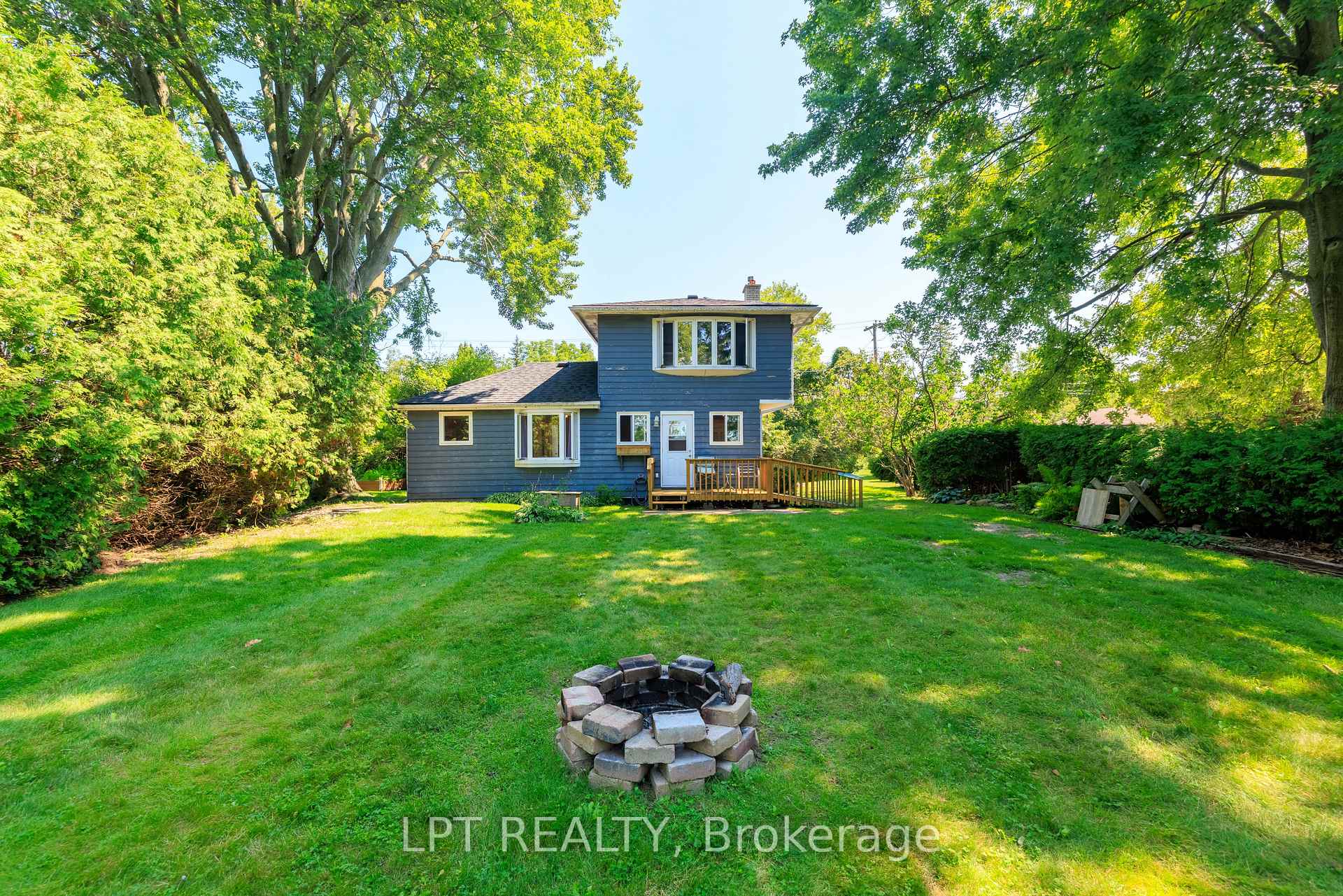Photo 1 of 247 Hedge Road, Georgina, Sutton & Jackson's Point — HOMEH