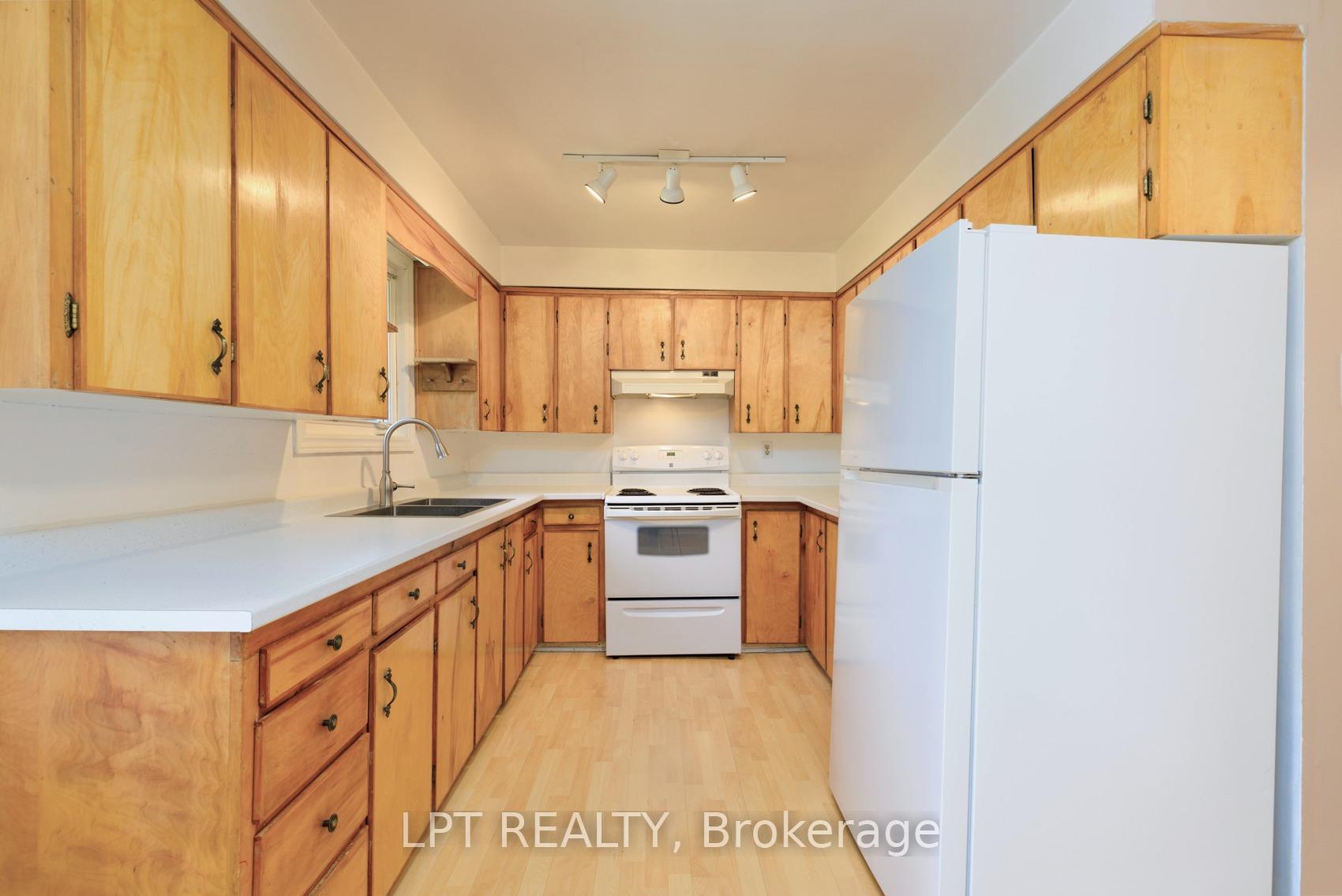 Photo 10 of 247 Hedge Road, Georgina, Sutton & Jackson's Point — HOMEH