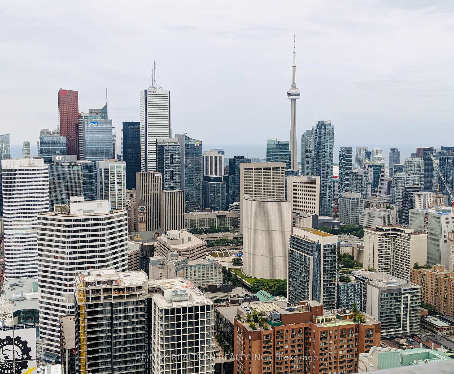 Photo 2 of Unit 5207, 386 Yonge Street, Toronto, Bay Street Corridor — HOMEH