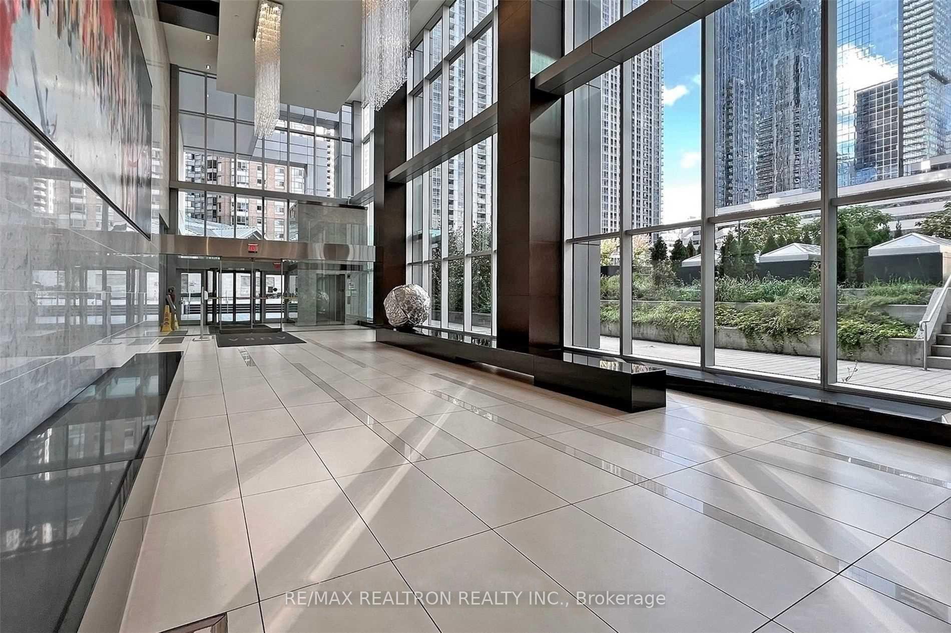 Photo 13 of Unit 5207, 386 Yonge Street, Toronto, Bay Street Corridor — HOMEH