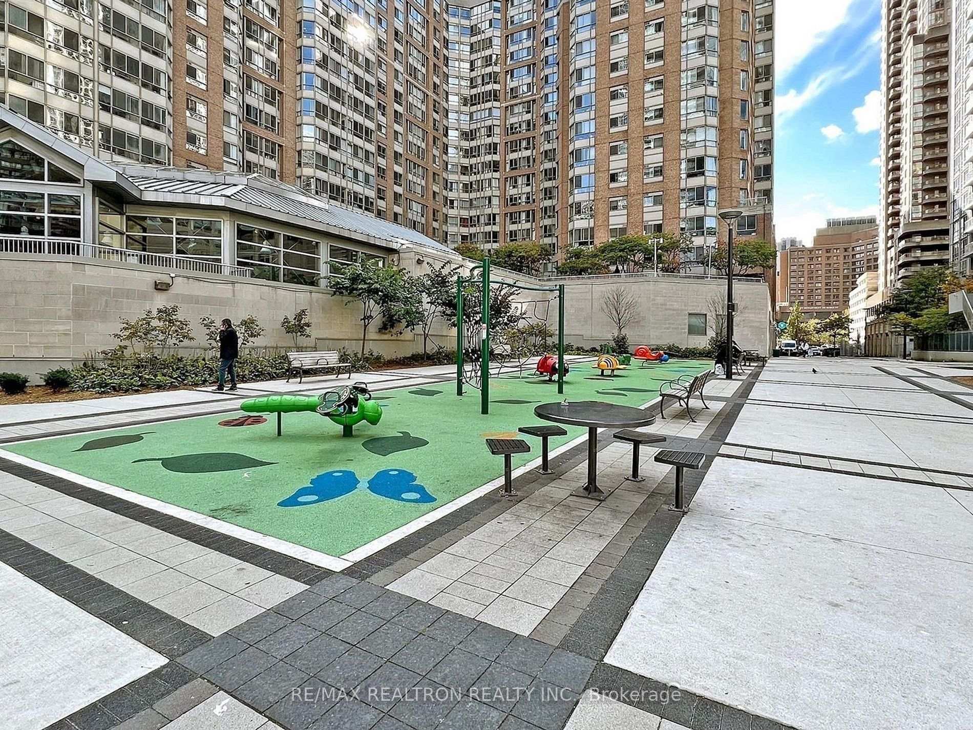 Photo 15 of Unit 5207, 386 Yonge Street, Toronto, Bay Street Corridor — HOMEH