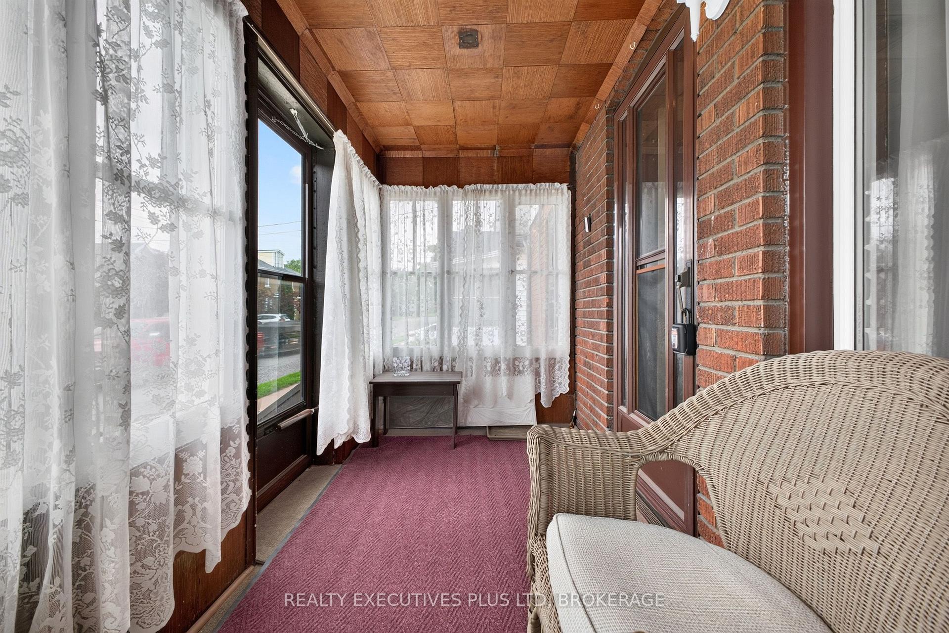 Photo 5 of 5179 Huron Street, Niagara Falls, Cherrywood — HOMEH