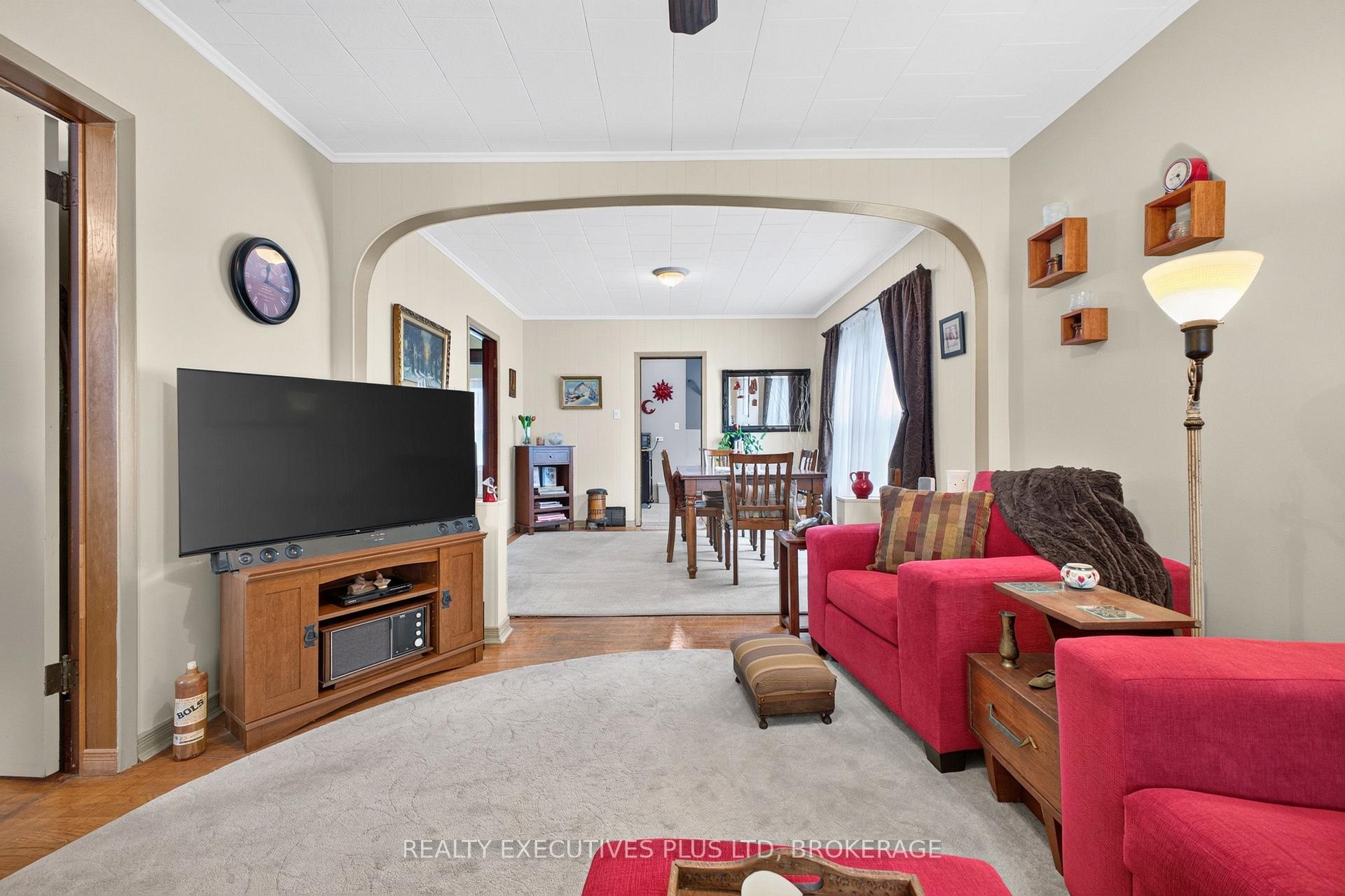 Photo 6 of 5179 Huron Street, Niagara Falls, Cherrywood — HOMEH