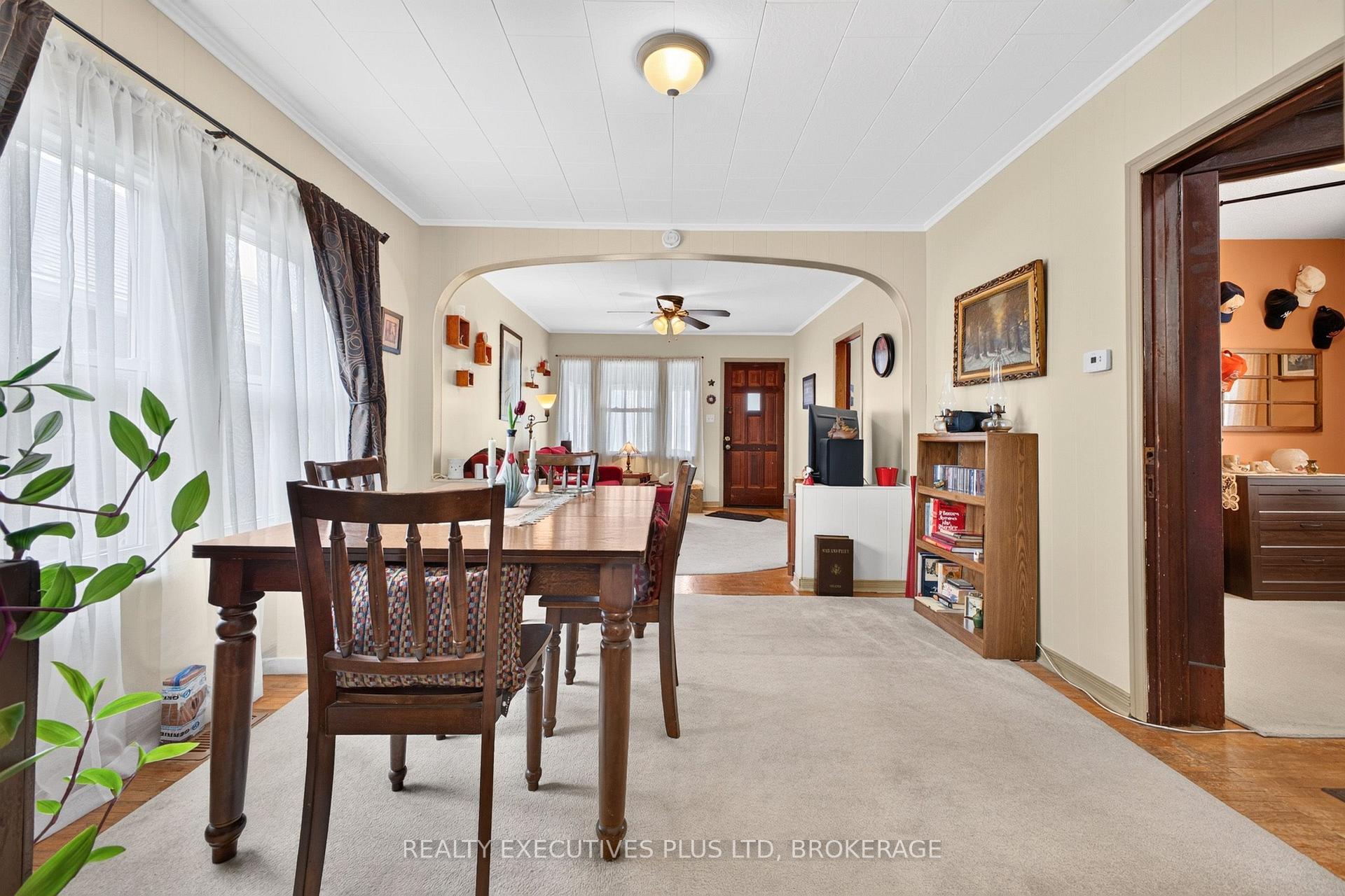 Photo 11 of 5179 Huron Street, Niagara Falls, Cherrywood — HOMEH