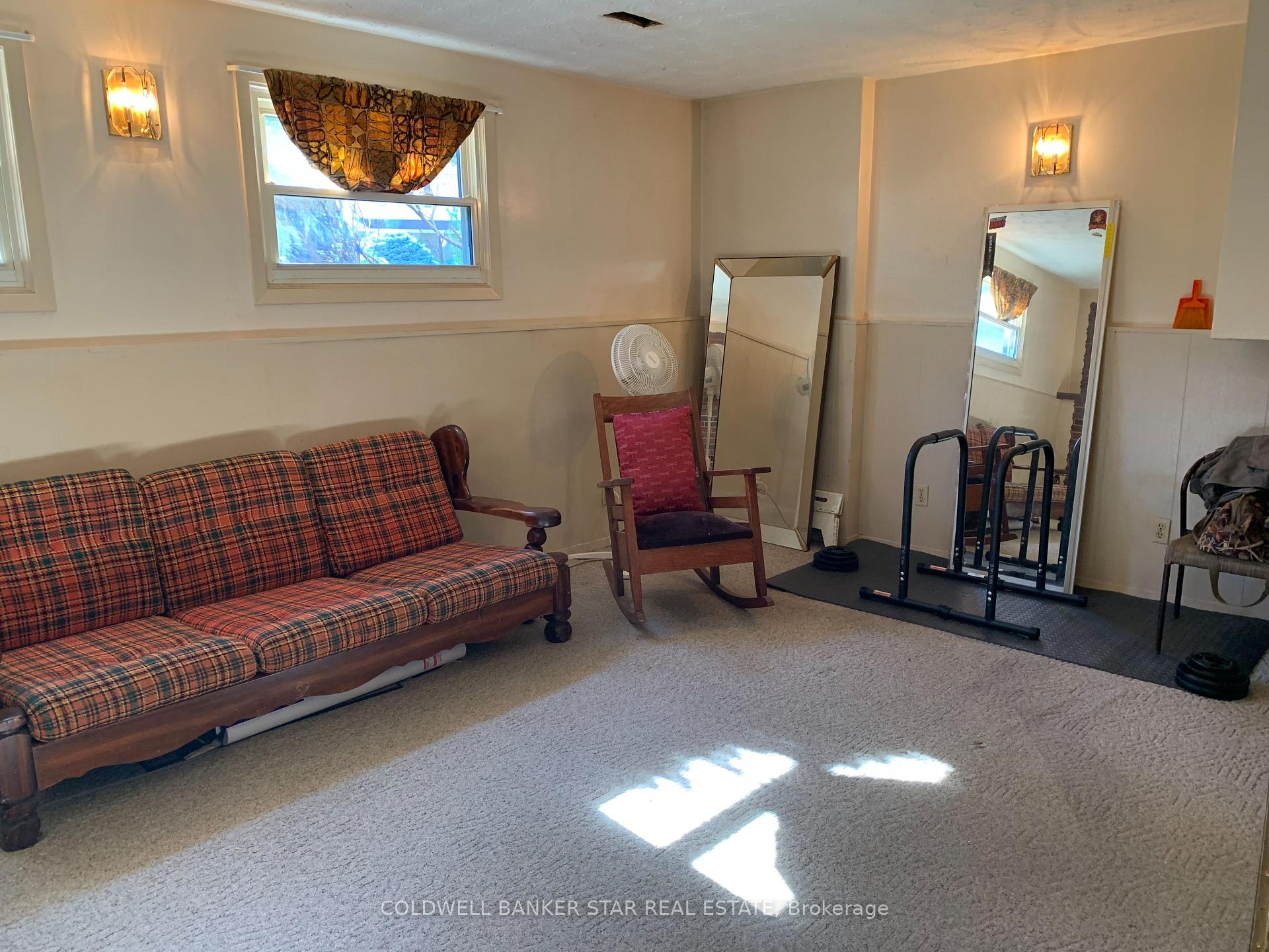 Photo 21 of 9 Lakeview Circle, St. Thomas — HOMEH