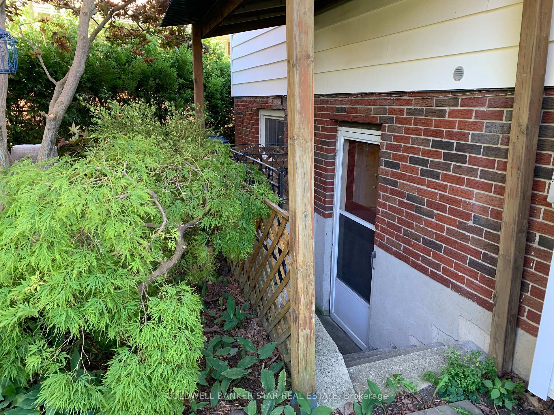 Photo 26 of 9 Lakeview Circle, St. Thomas — HOMEH