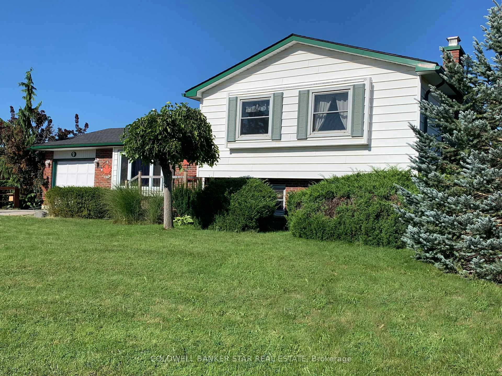 Photo 1 of 9 Lakeview Circle, St. Thomas — HOMEH