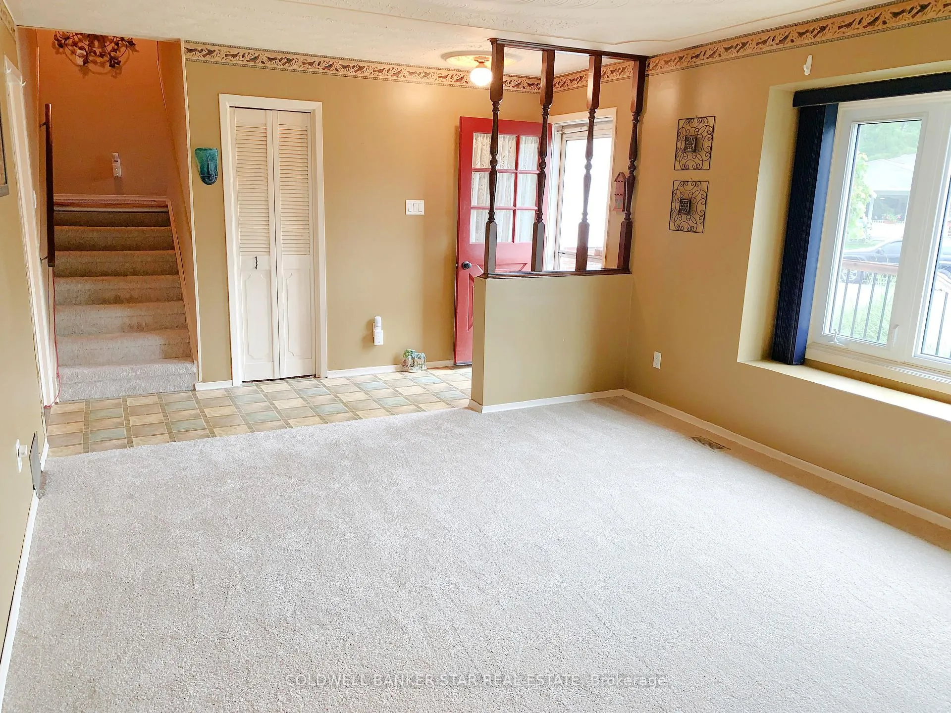 Photo 6 of 9 Lakeview Circle, St. Thomas — HOMEH