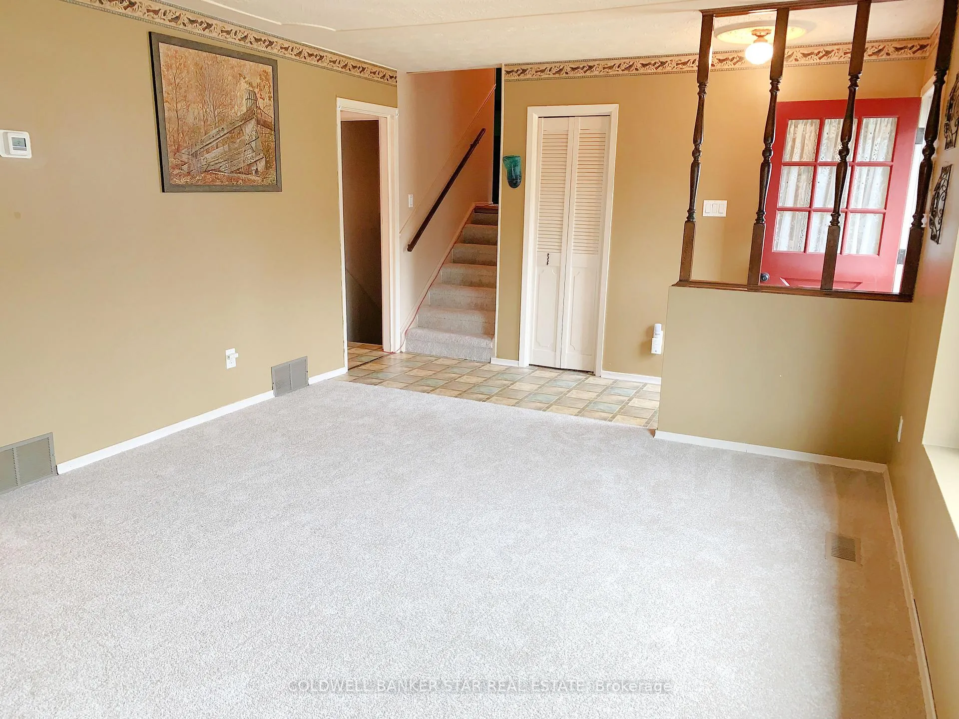 Photo 8 of 9 Lakeview Circle, St. Thomas — HOMEH