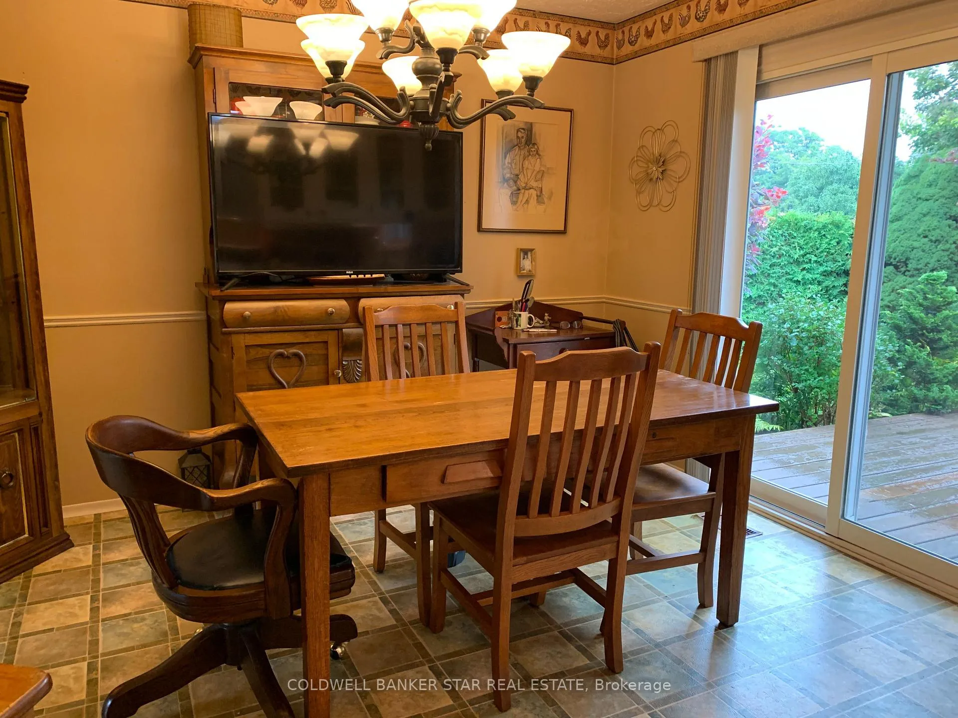 Photo 12 of 9 Lakeview Circle, St. Thomas — HOMEH