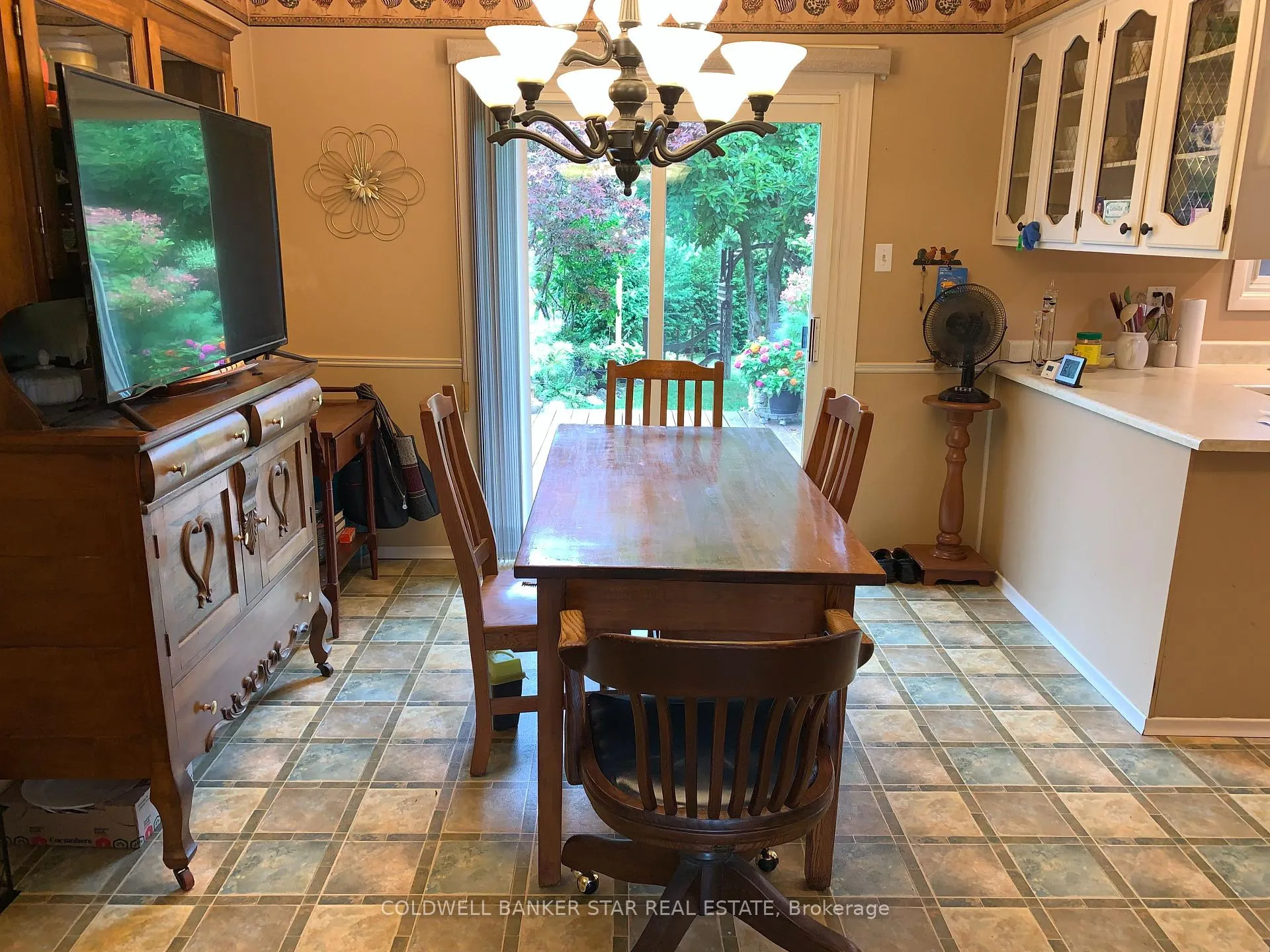 Photo 13 of 9 Lakeview Circle, St. Thomas — HOMEH
