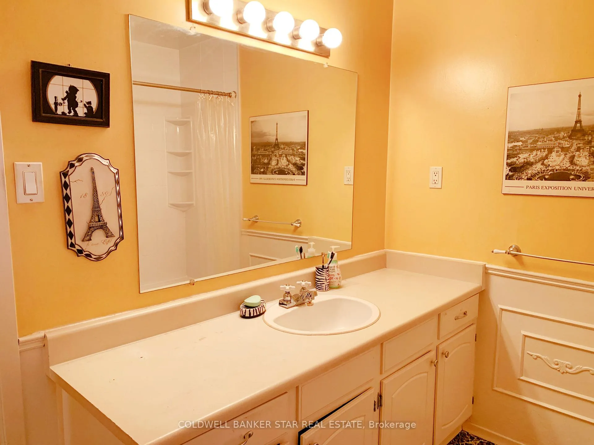 Photo 17 of 9 Lakeview Circle, St. Thomas — HOMEH